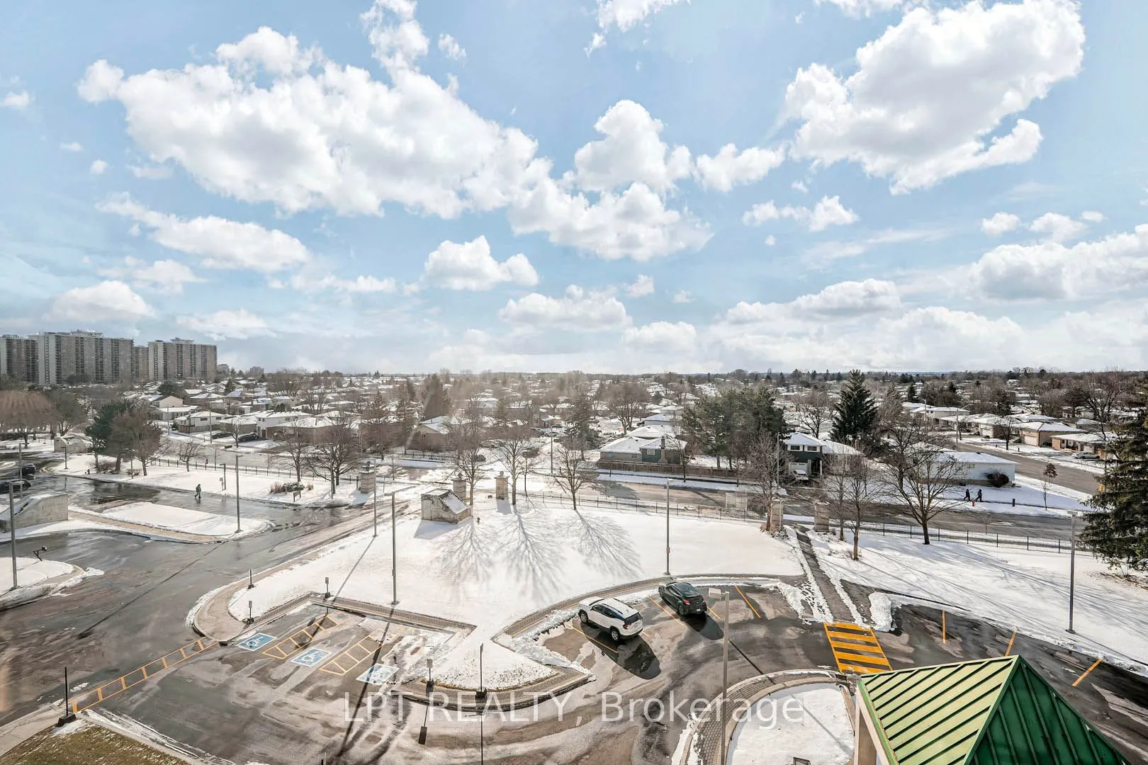 320 Mill Street S, #606
