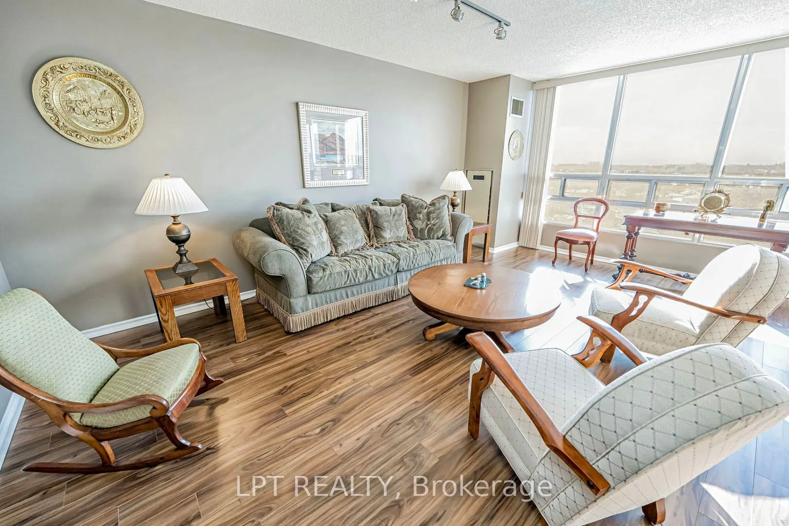 320 Mill Street S, #606