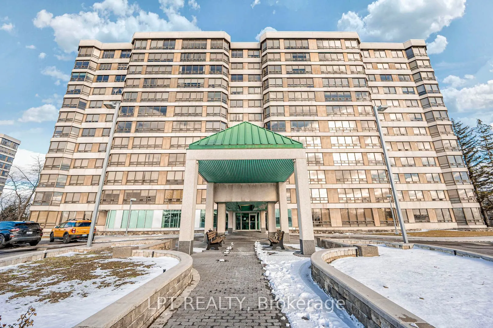 320 Mill Street S, #606