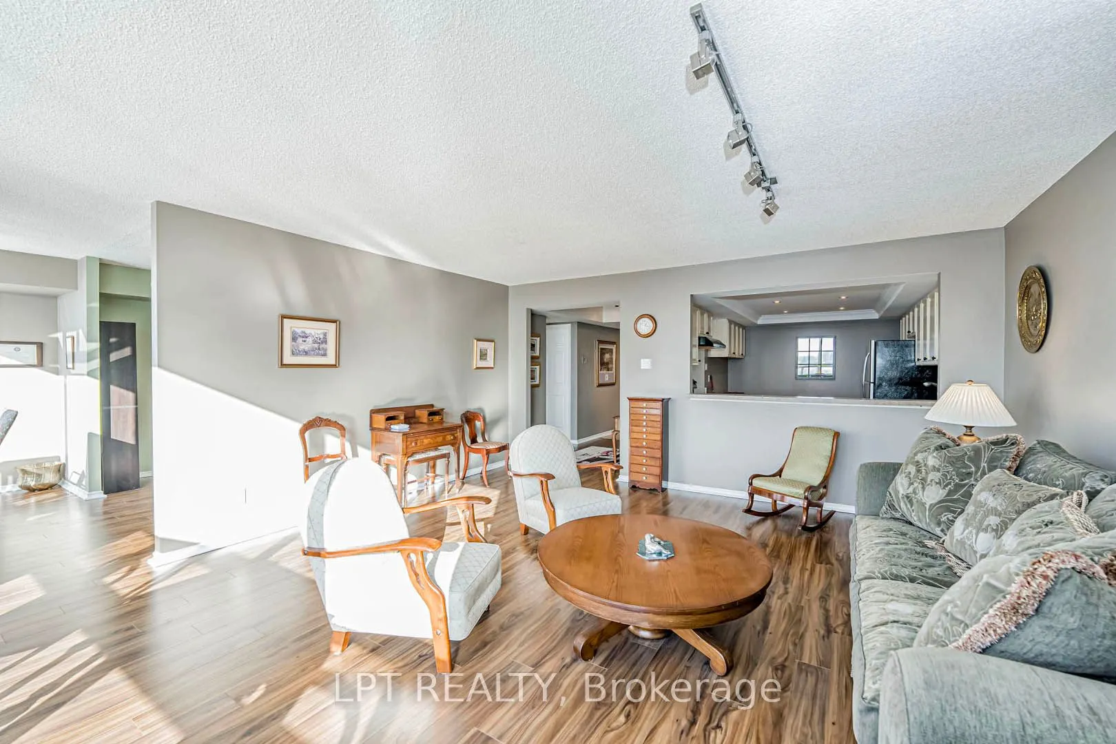 320 Mill Street S, #606