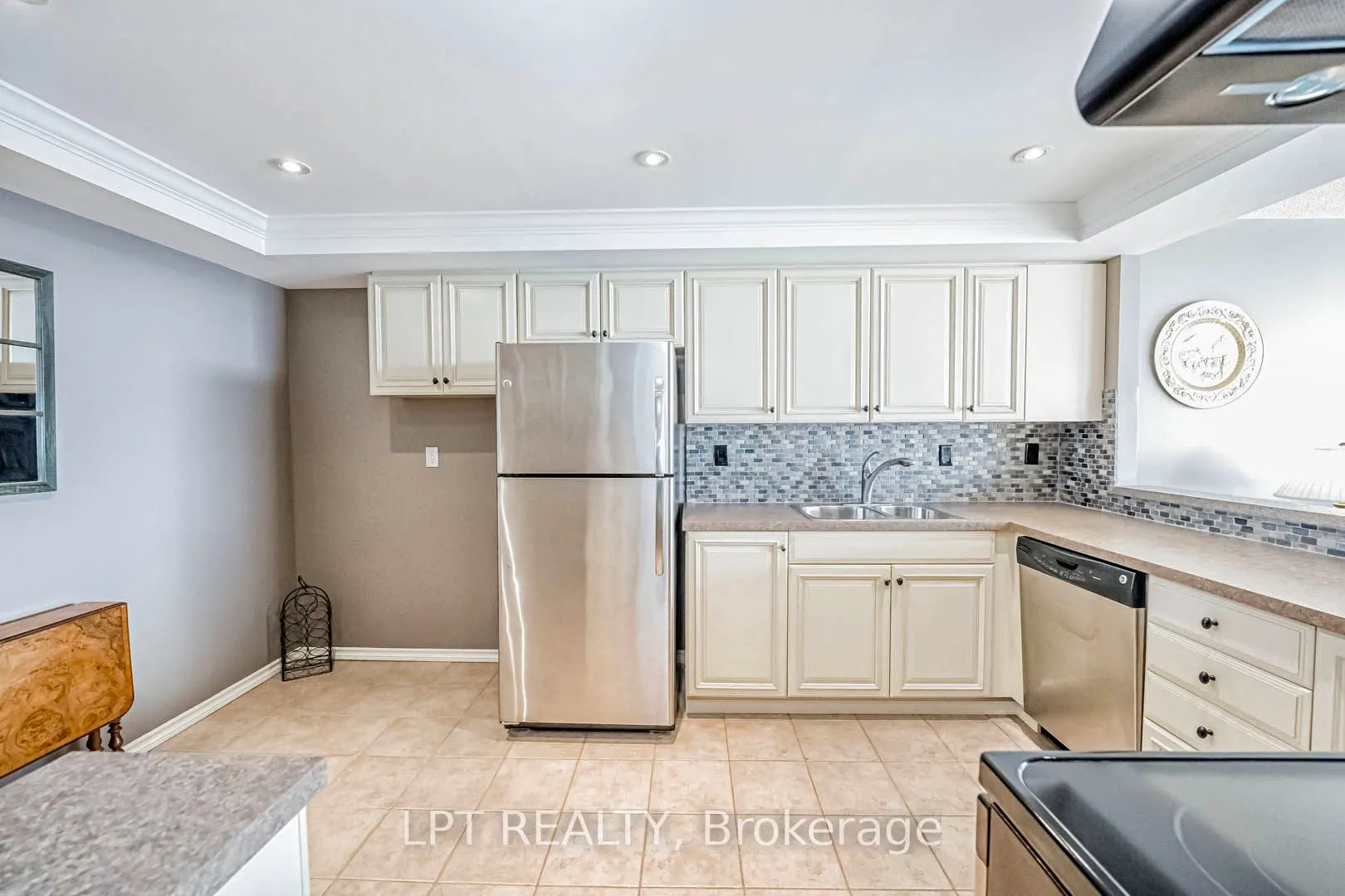 320 Mill Street S, #606