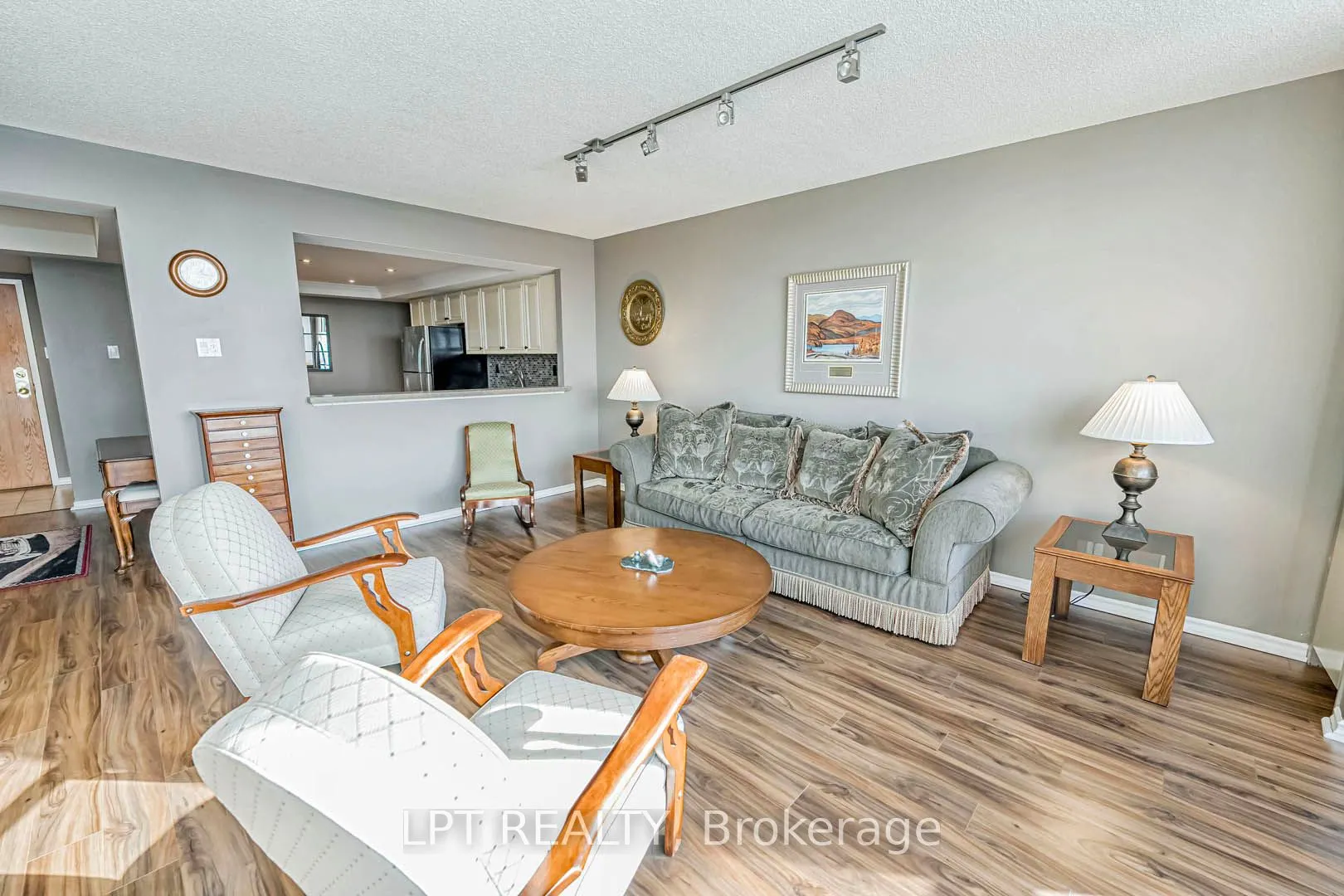 320 Mill Street S, #606