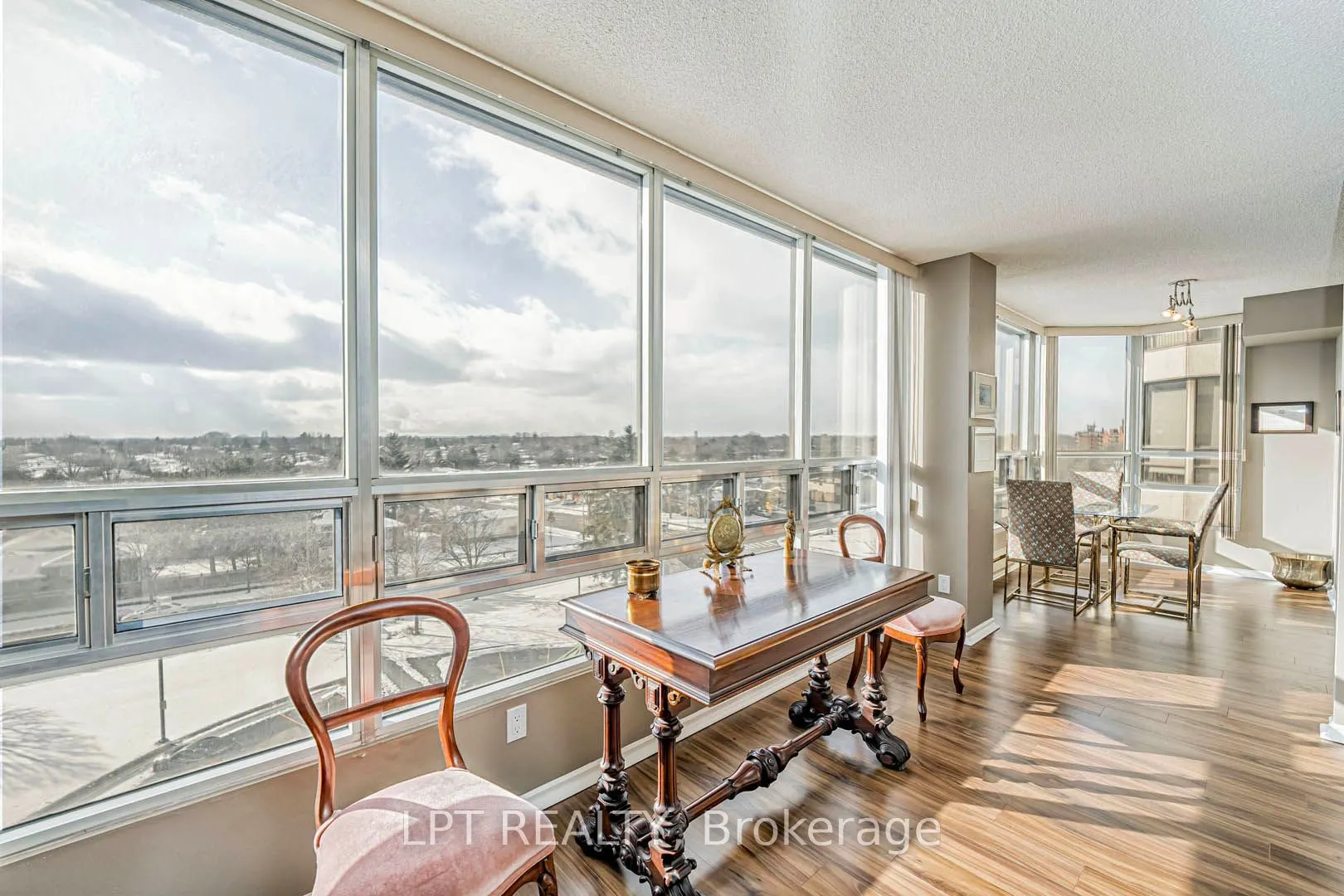 320 Mill Street S, #606