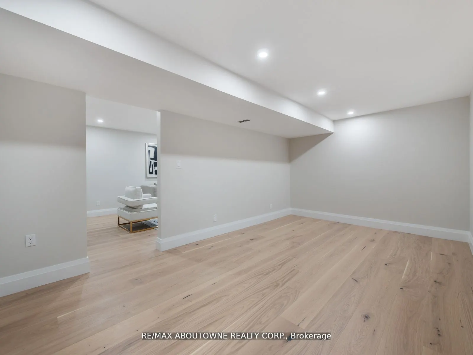 33 Harbourside Court