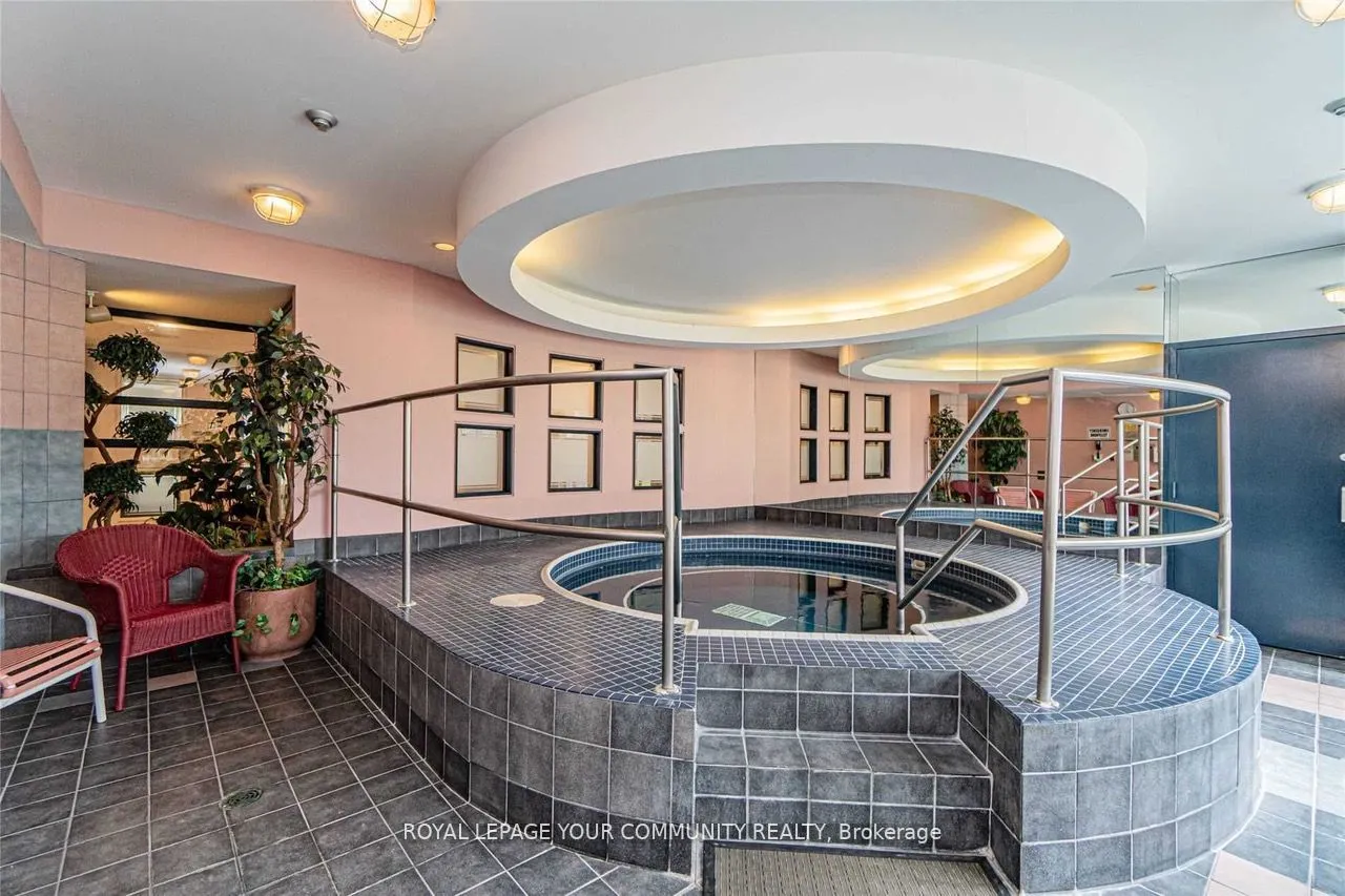 10 Laurelcrest Street, #607