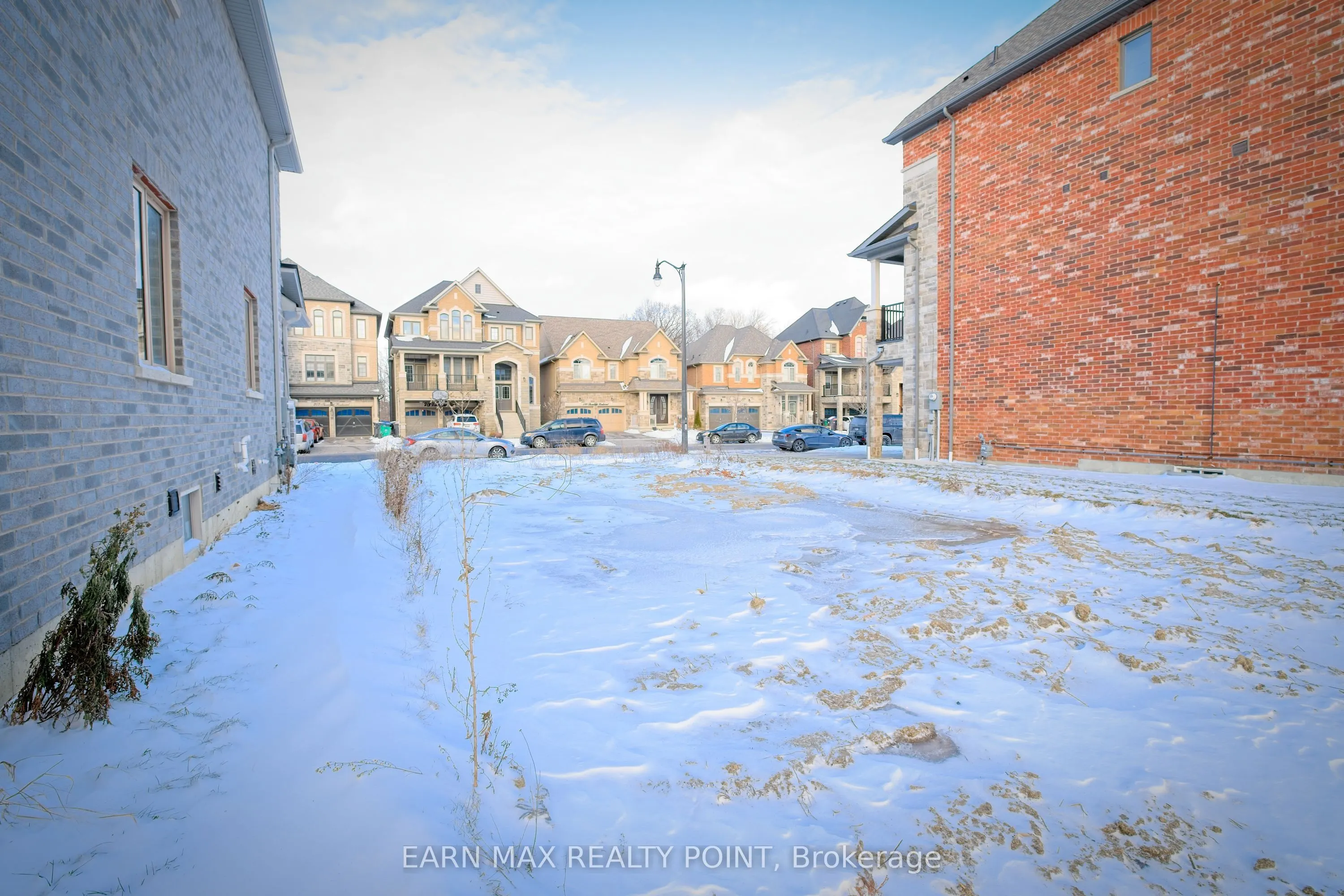 180 Thornbush Boulevard