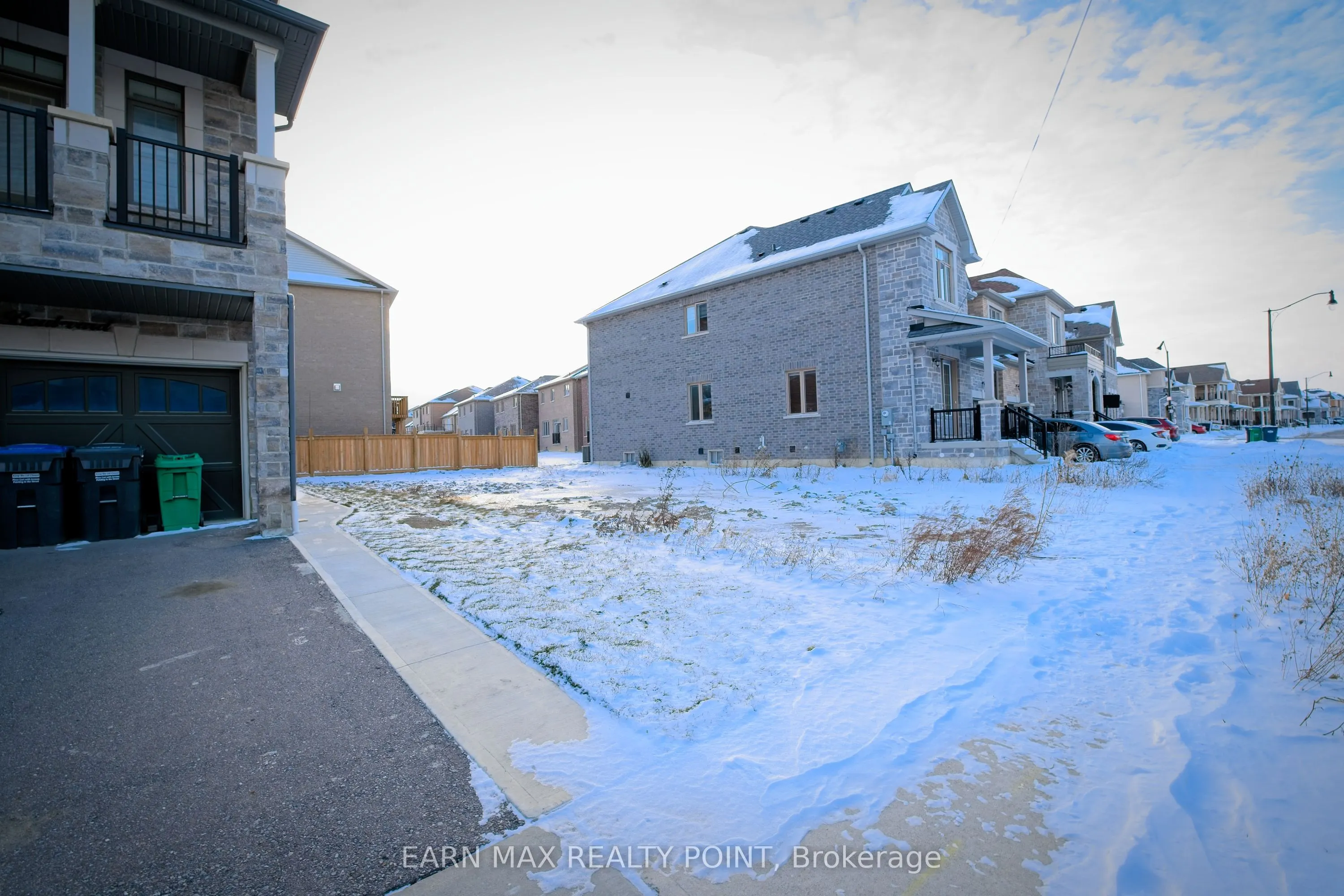 180 Thornbush Boulevard