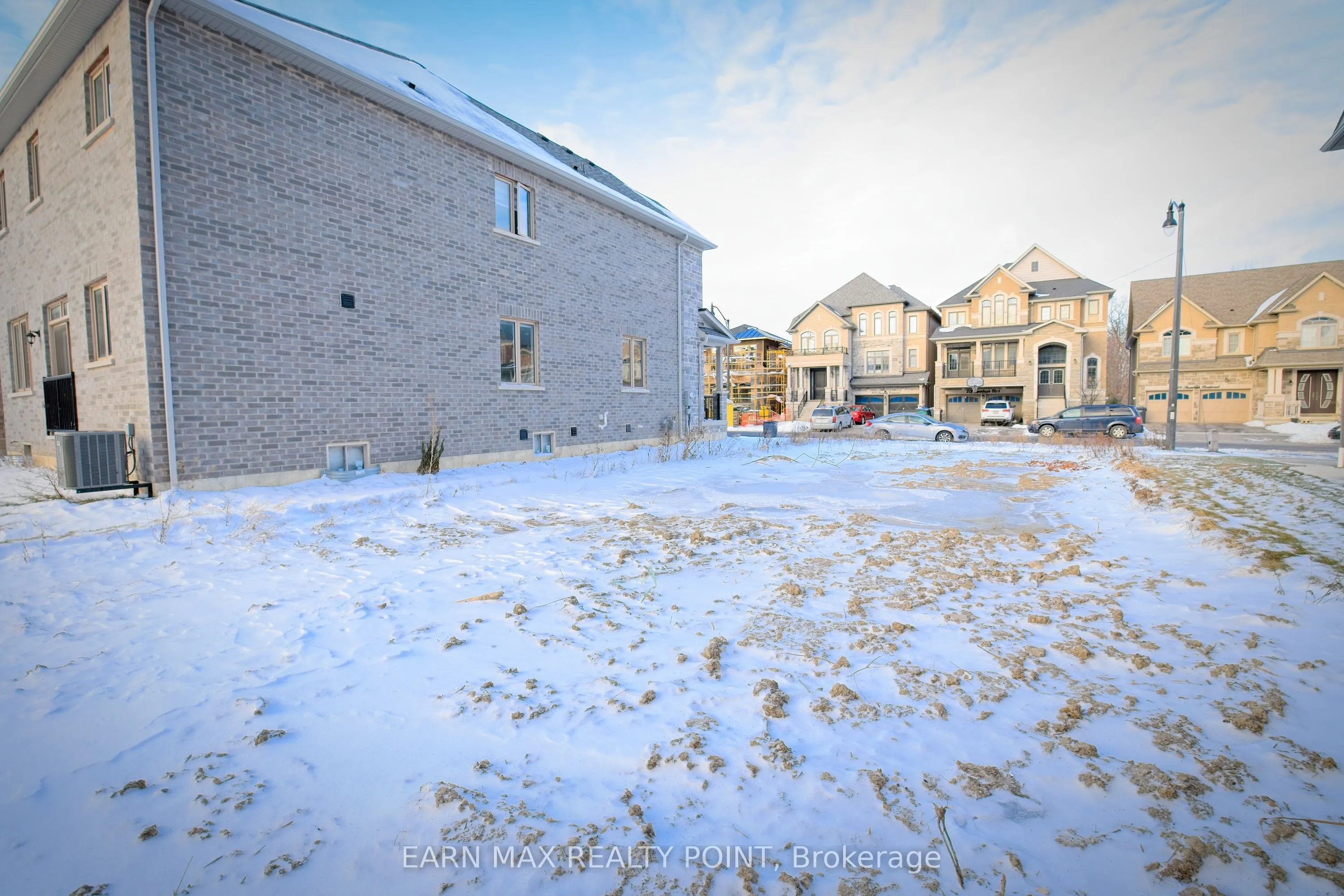 180 Thornbush Boulevard