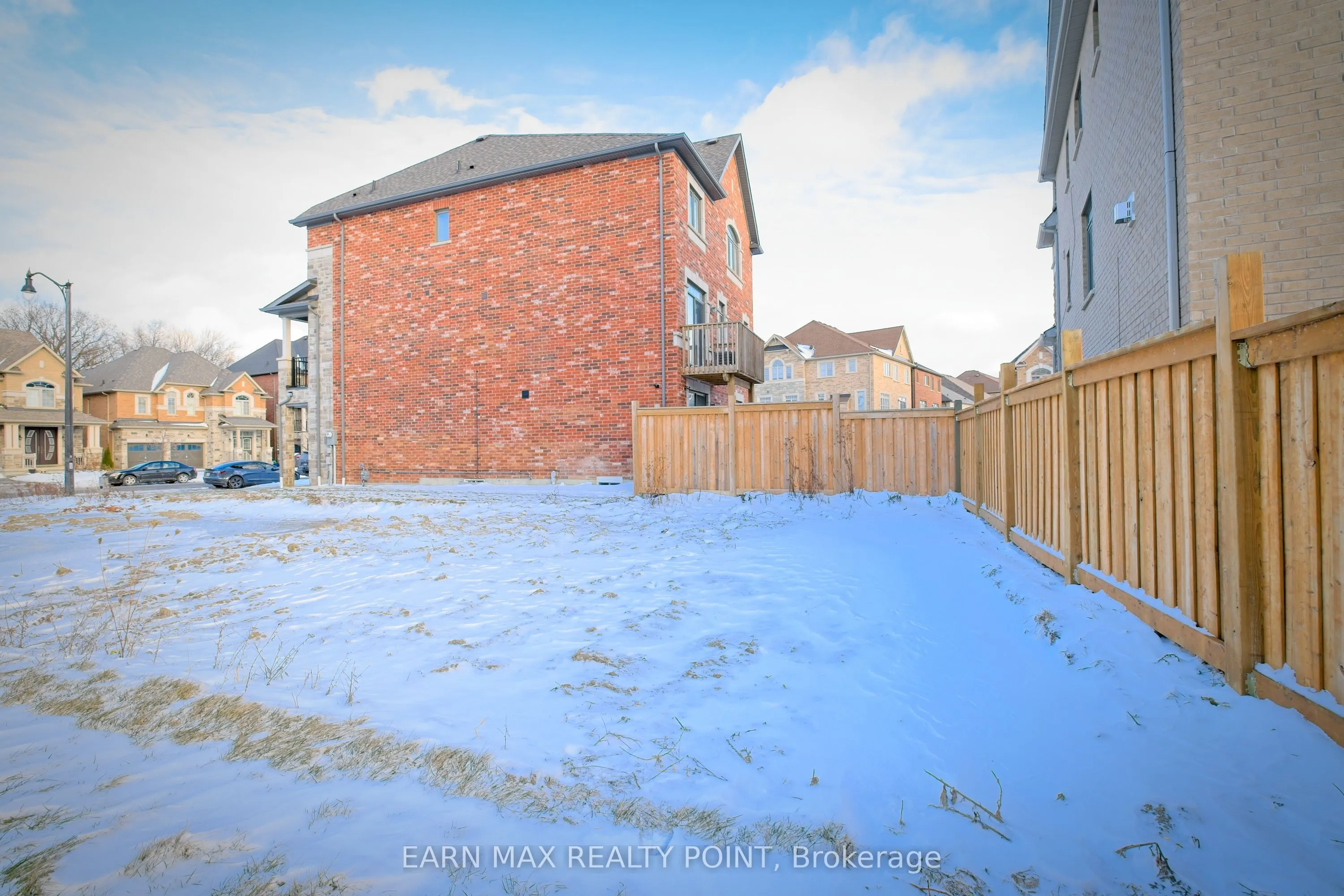 180 Thornbush Boulevard