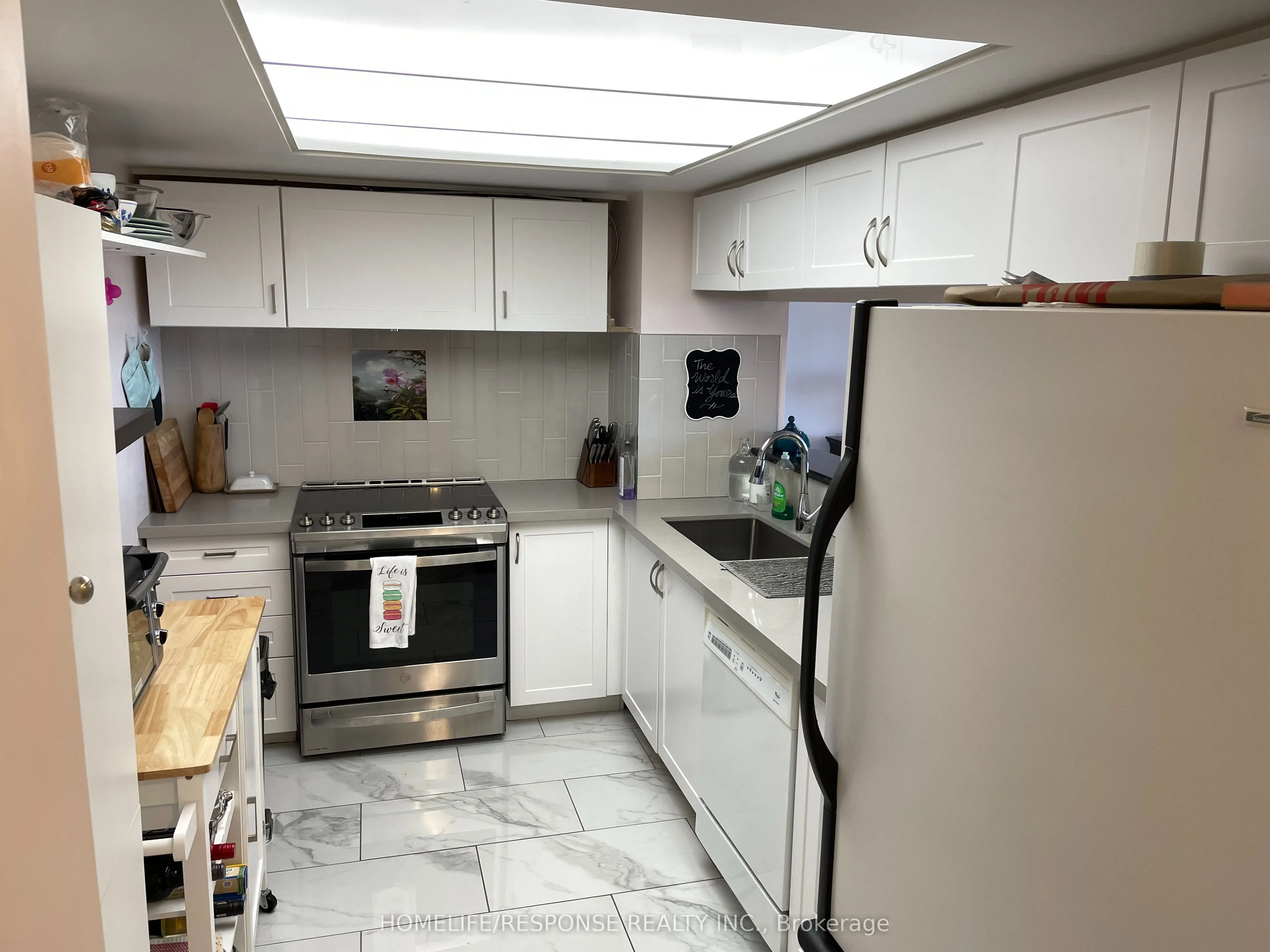 1155 BOUGH BEECHES Boulevard, #208