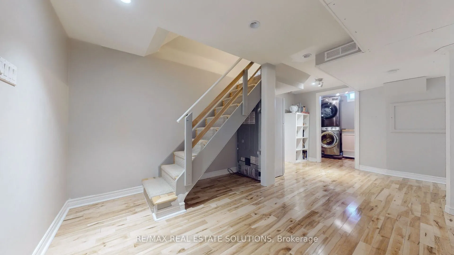 3081 Olympus Mews