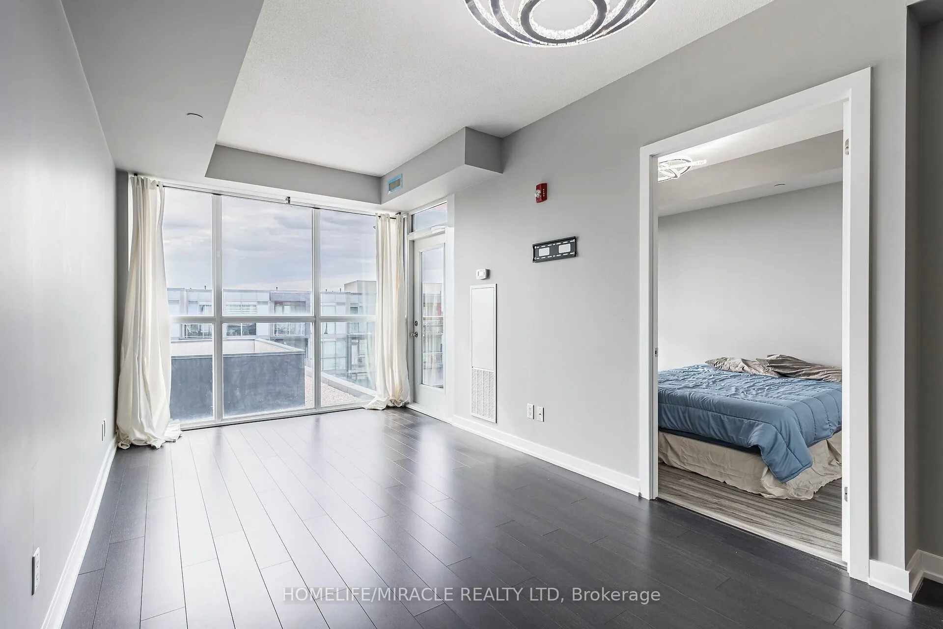 5240 Dundas Street, #B414