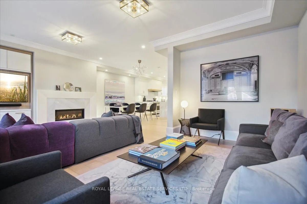 336 Robinson Street, #2
