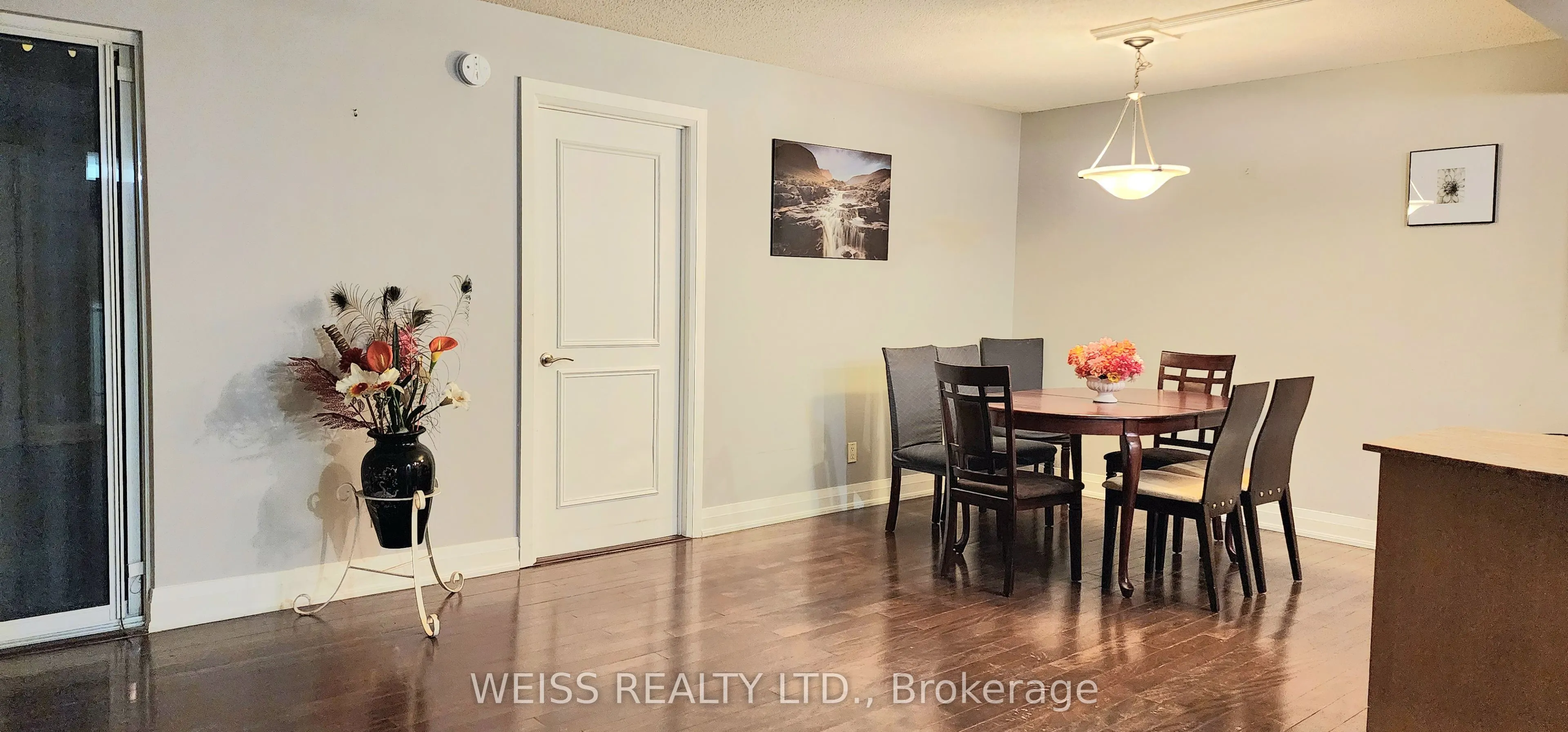2737 Keele Street, #402