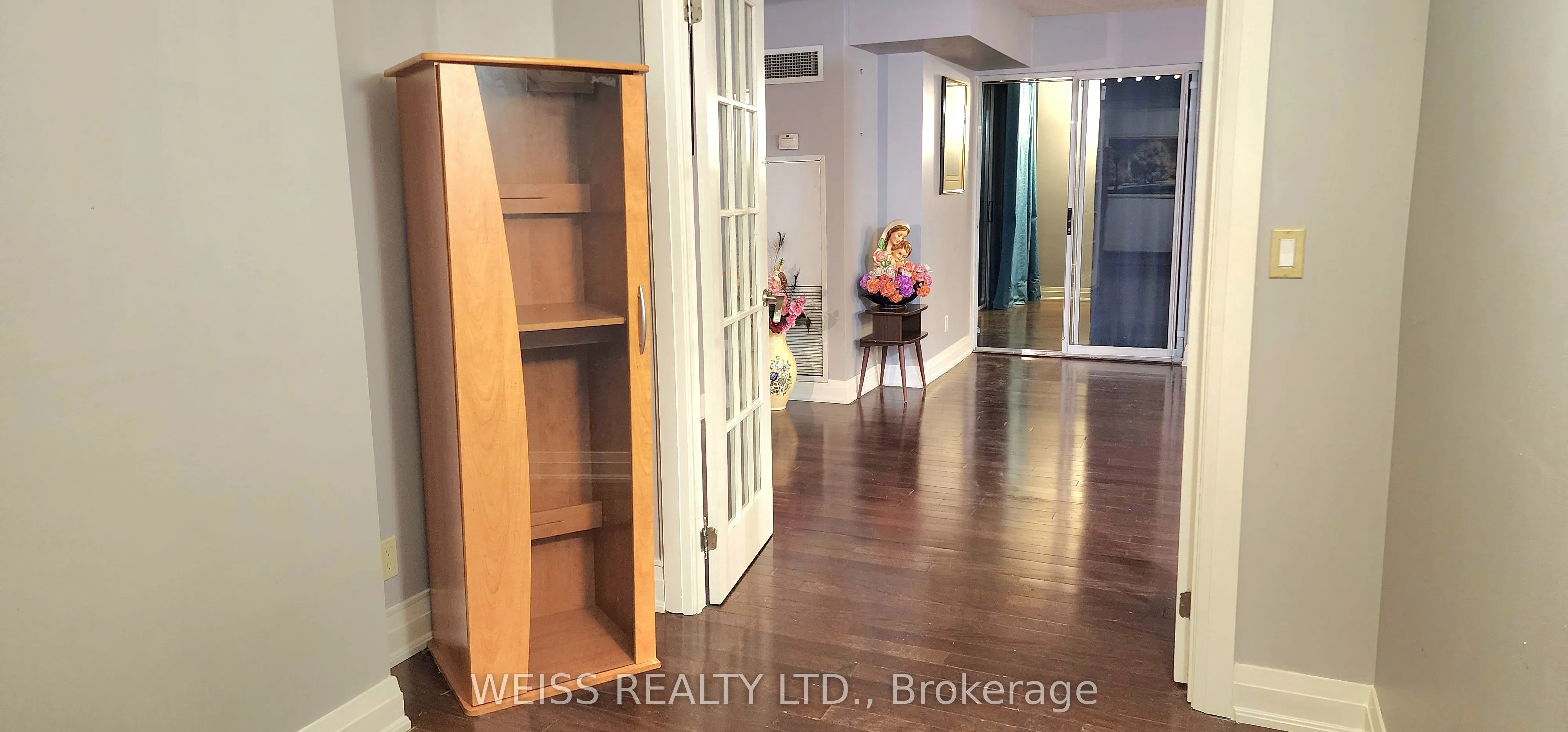 2737 Keele Street, #402
