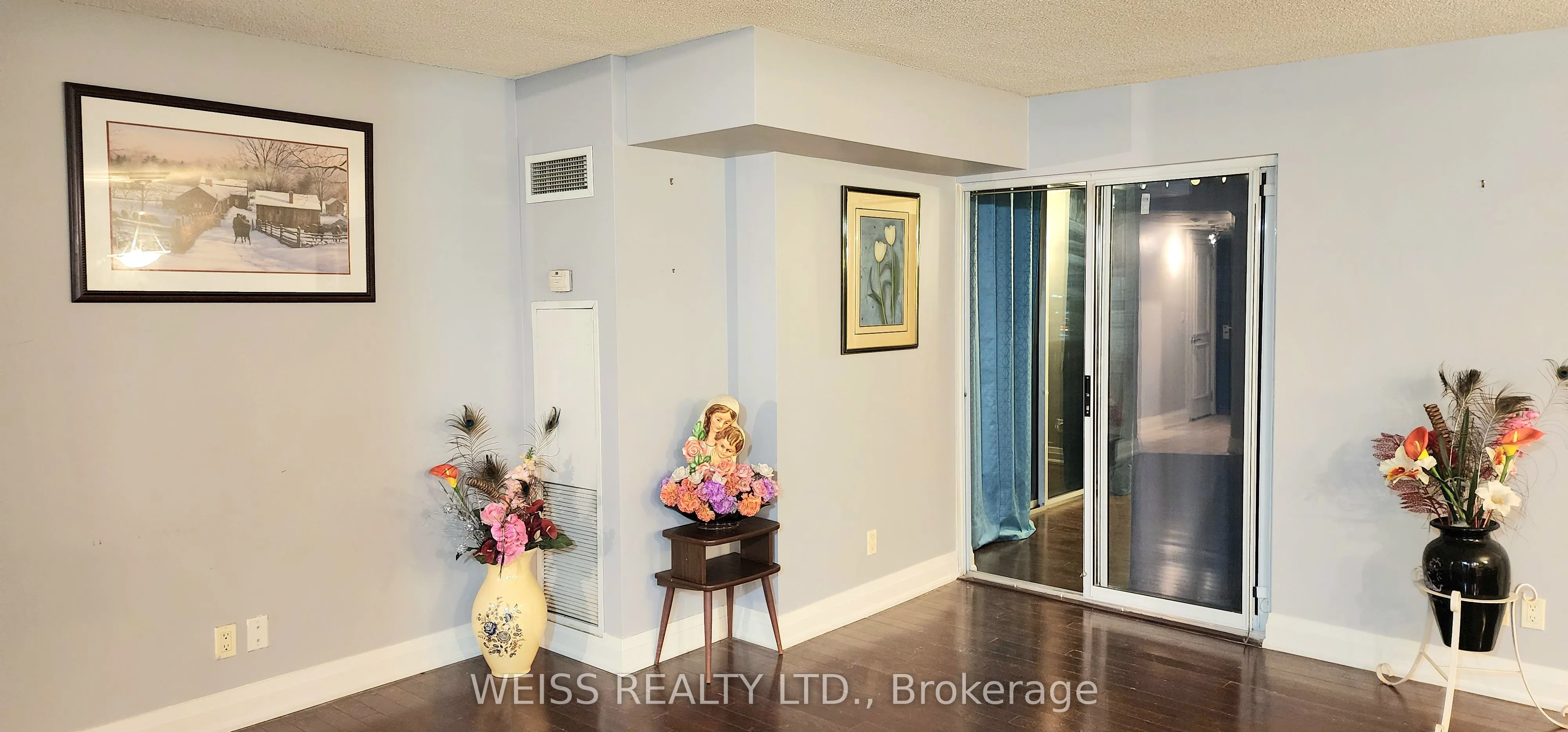 2737 Keele Street, #402