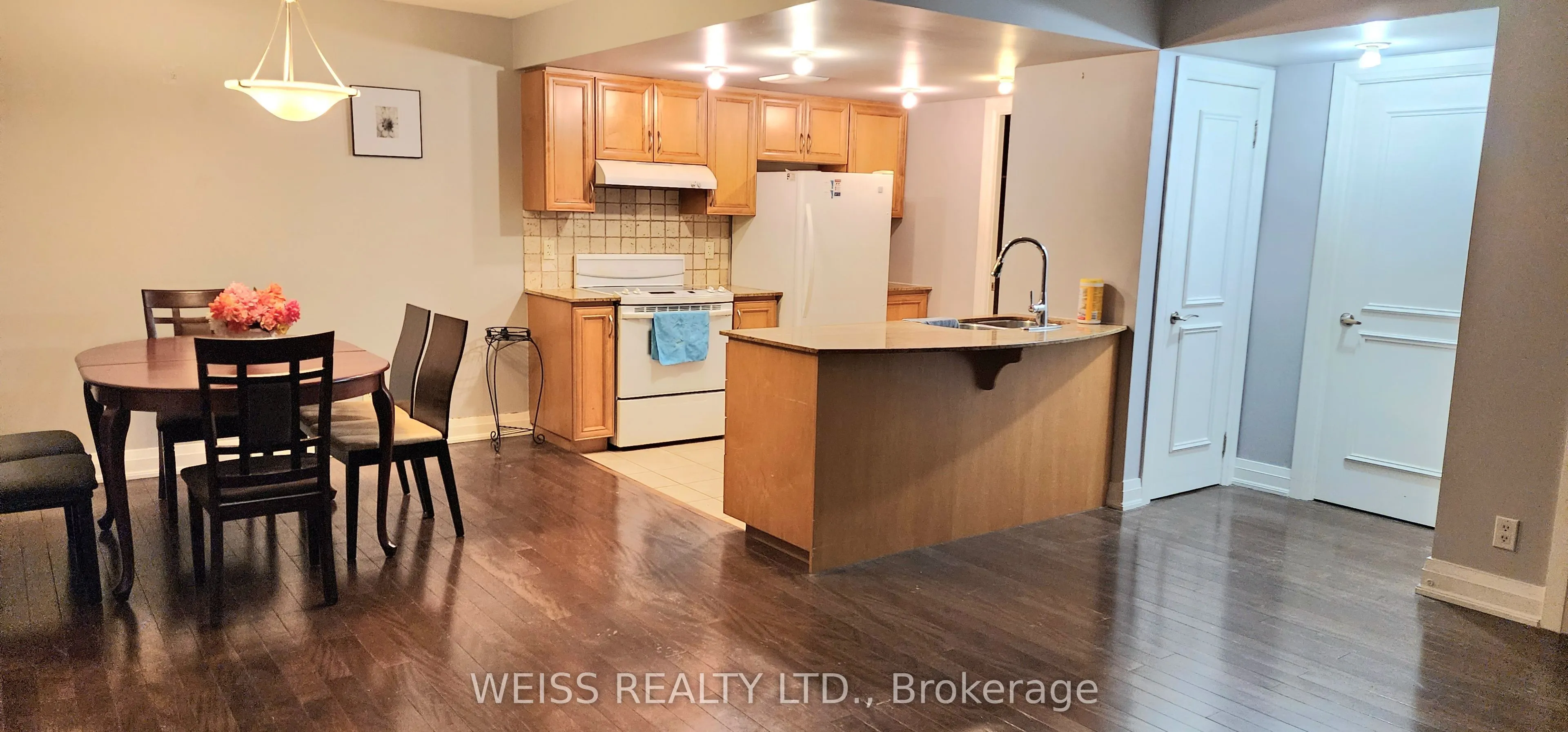 2737 Keele Street, #402
