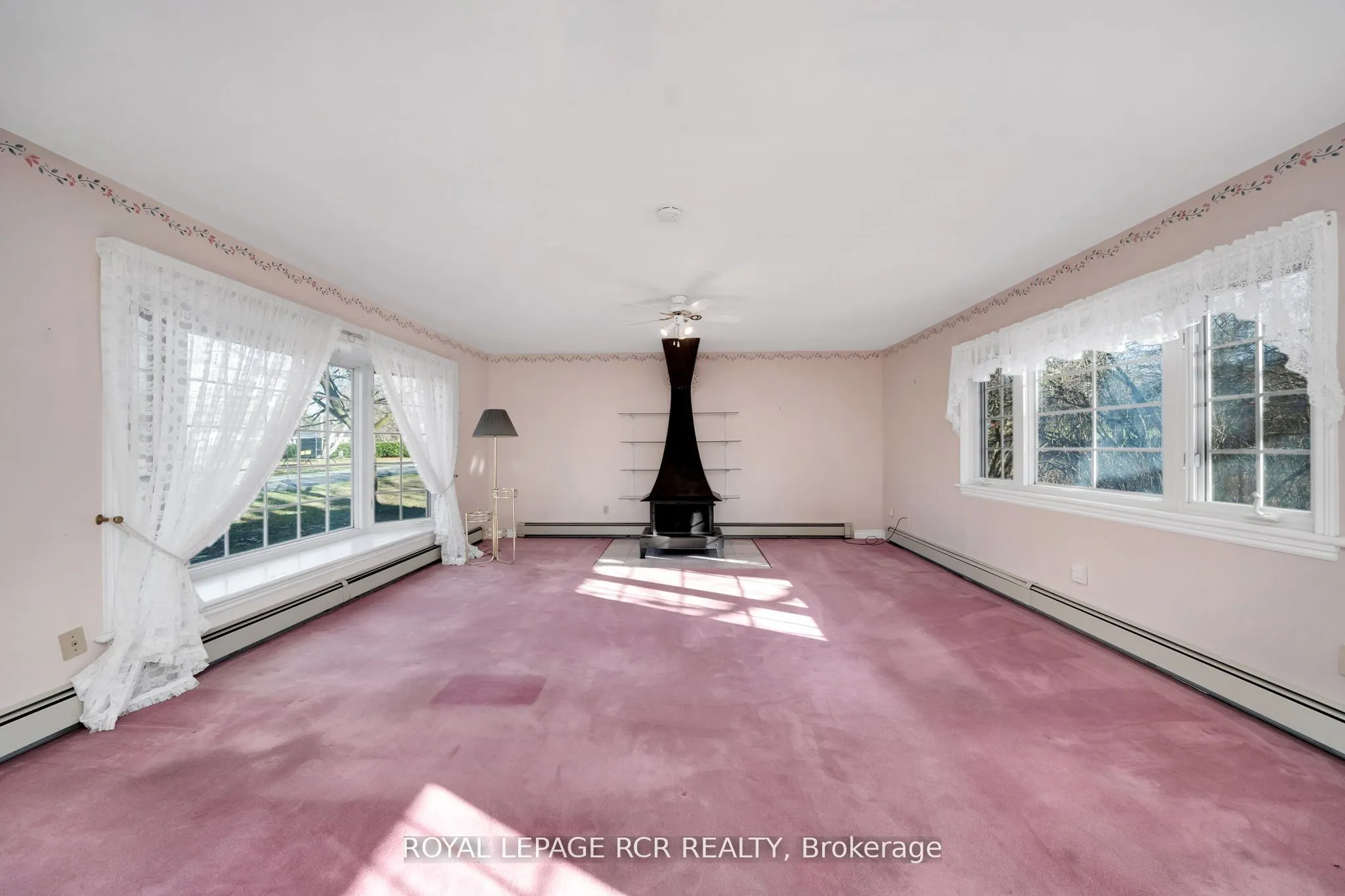 33 Pine Avenue