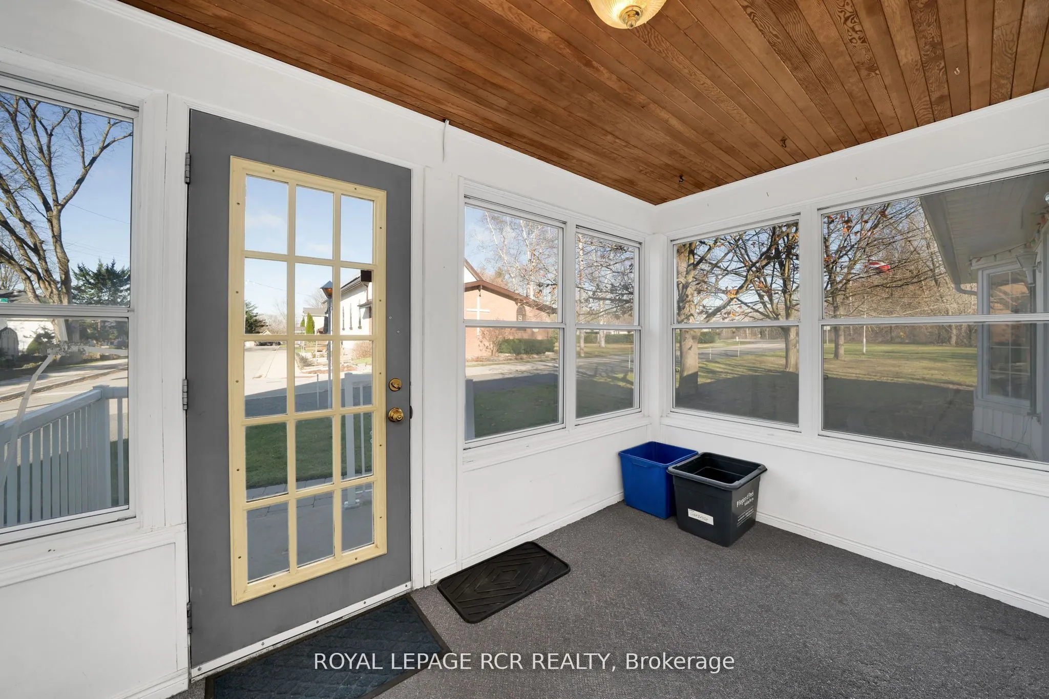 33 Pine Avenue