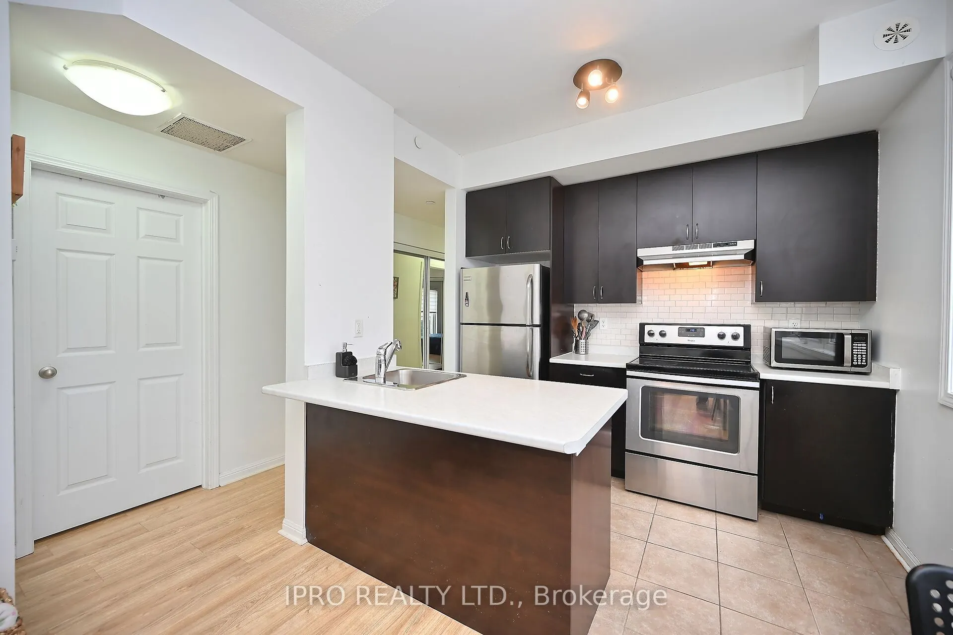 3075 Thomas Street, #303