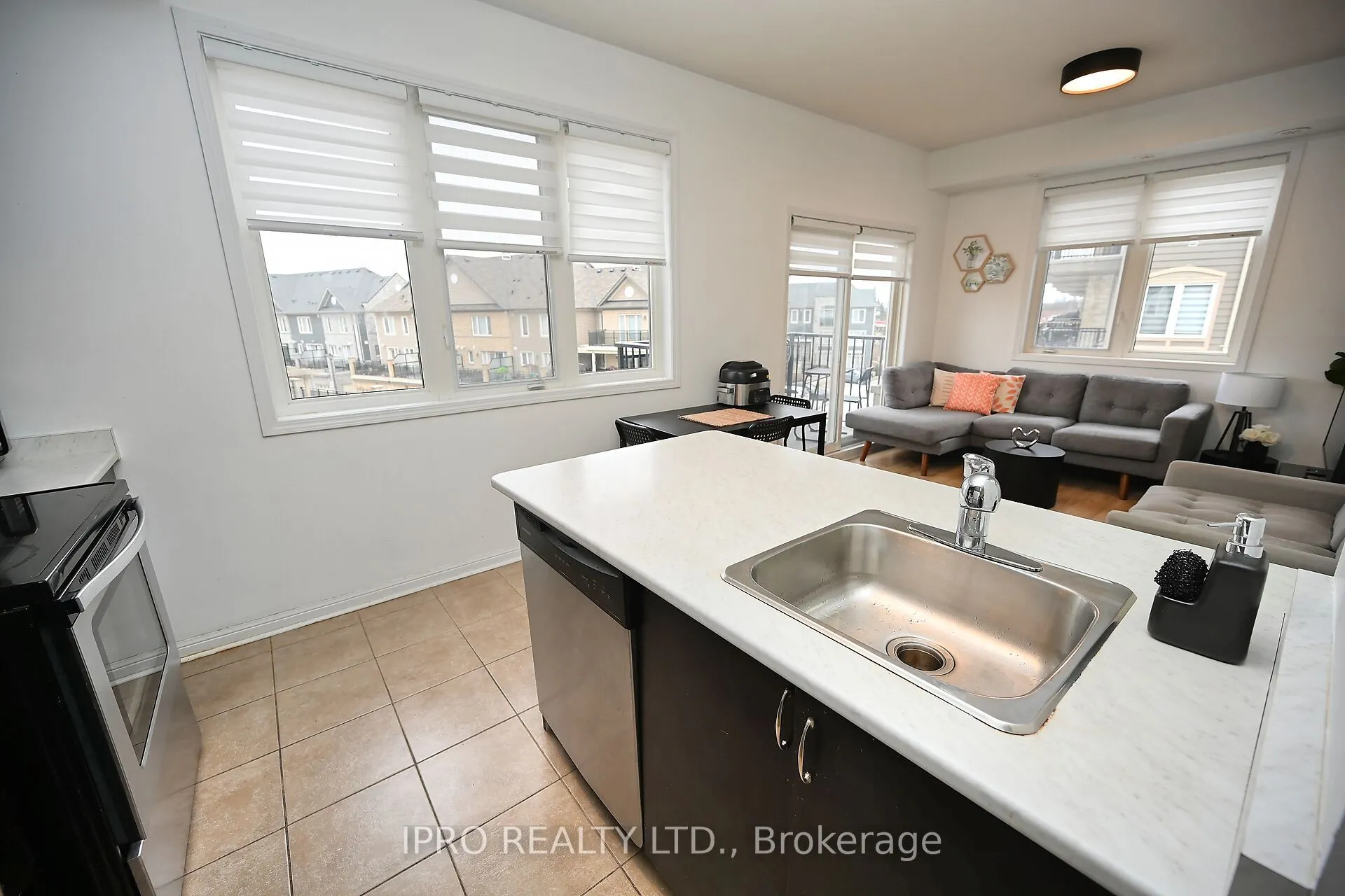 3075 Thomas Street, #303