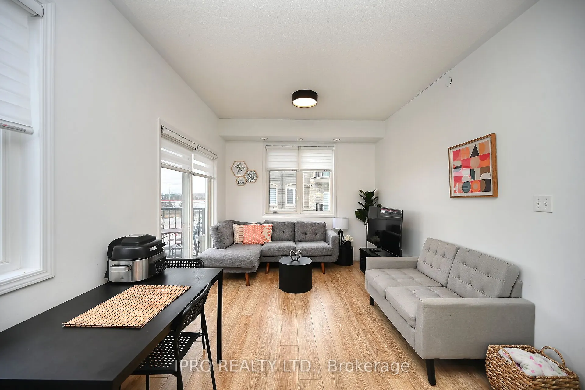 3075 Thomas Street, #303