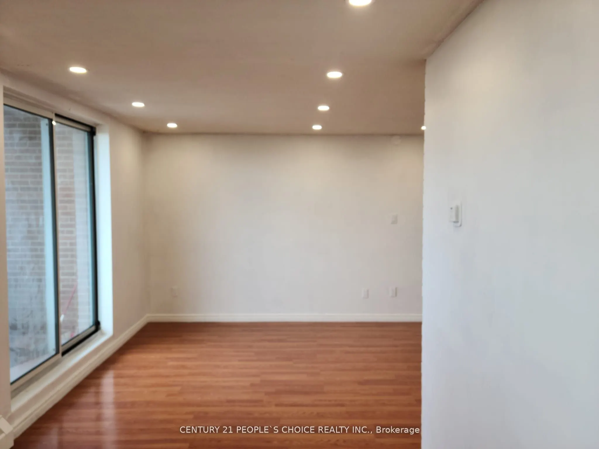 3533 Derry Road E, #703