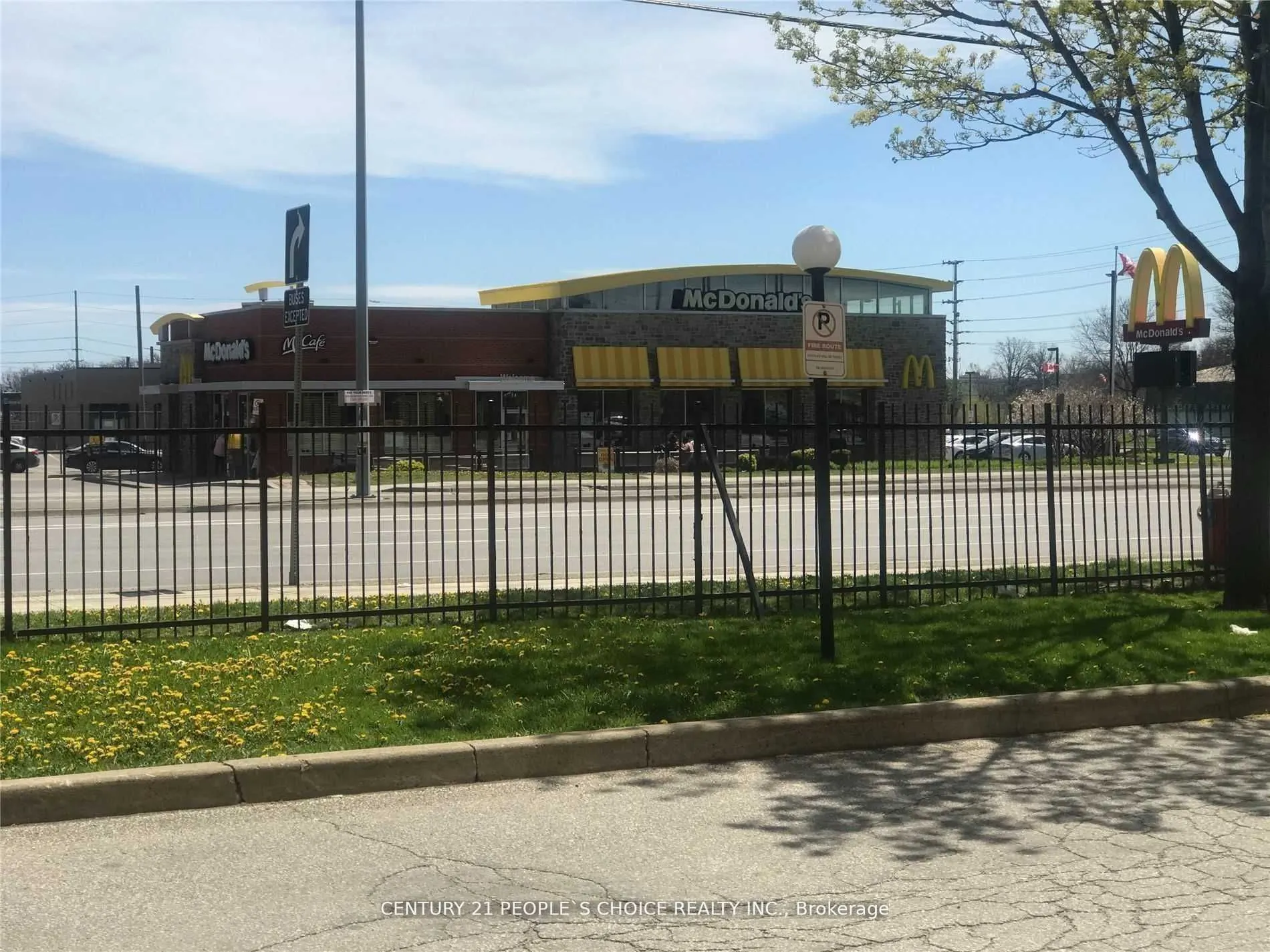 3533 Derry Road E, #703