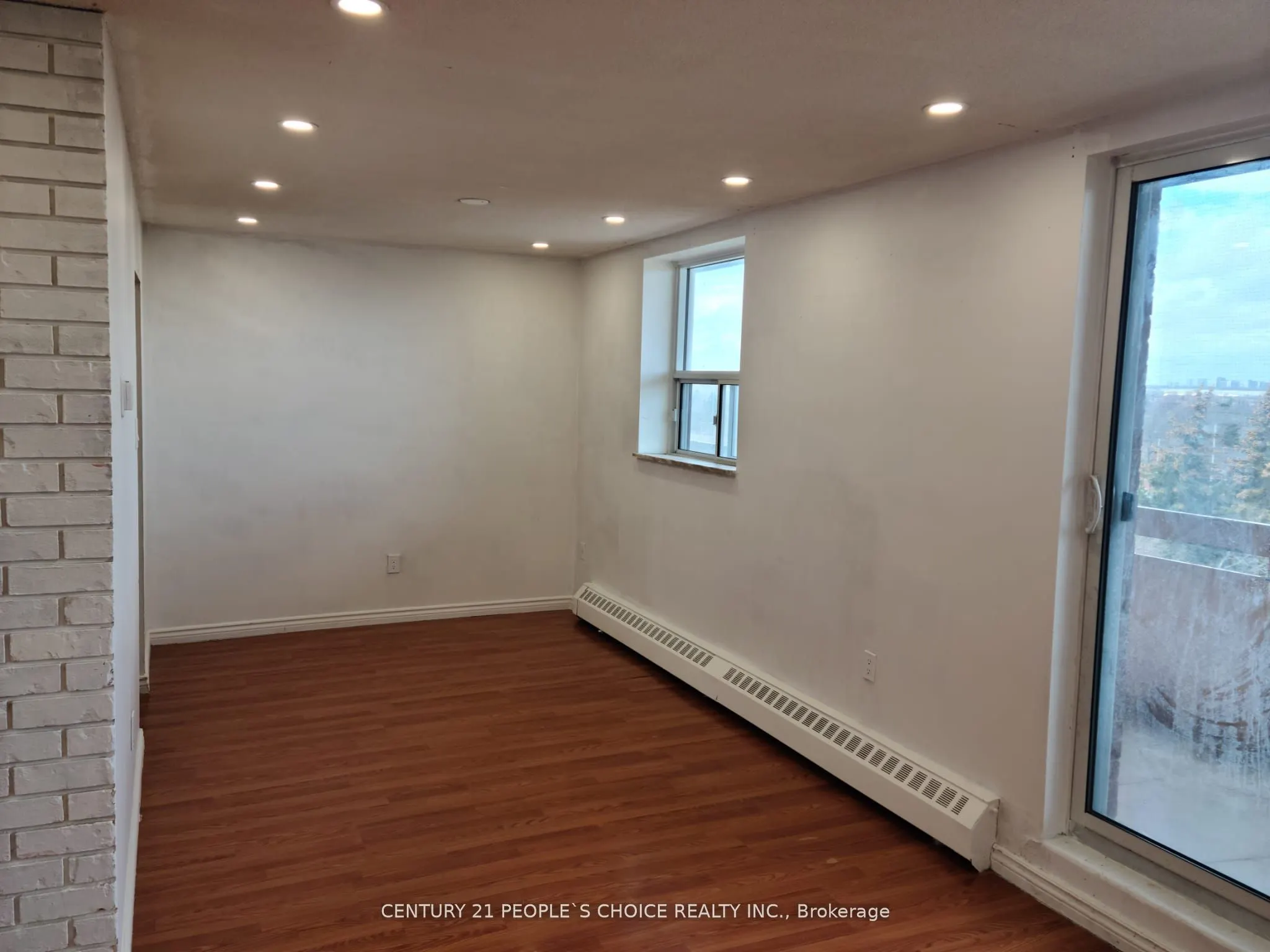 3533 Derry Road E, #703