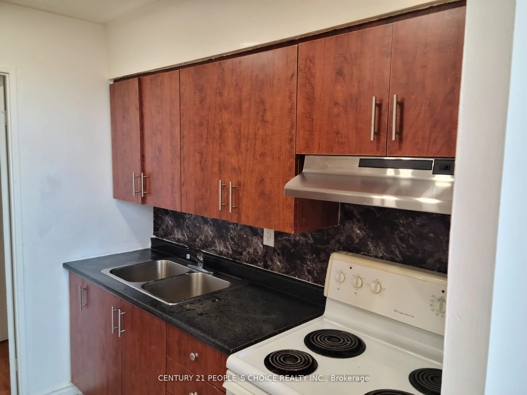 3533 Derry Road E, #703
