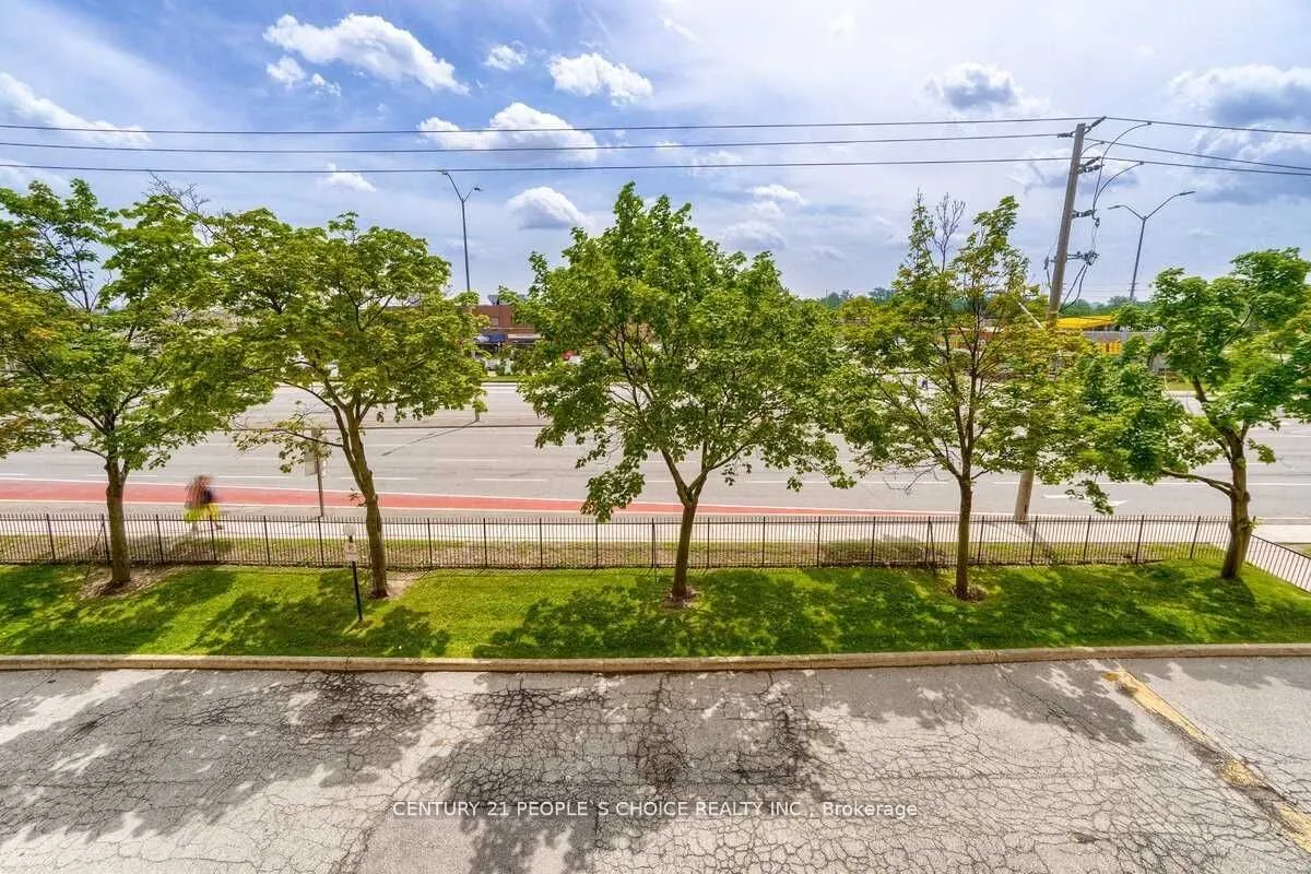 3533 Derry Road E, #703