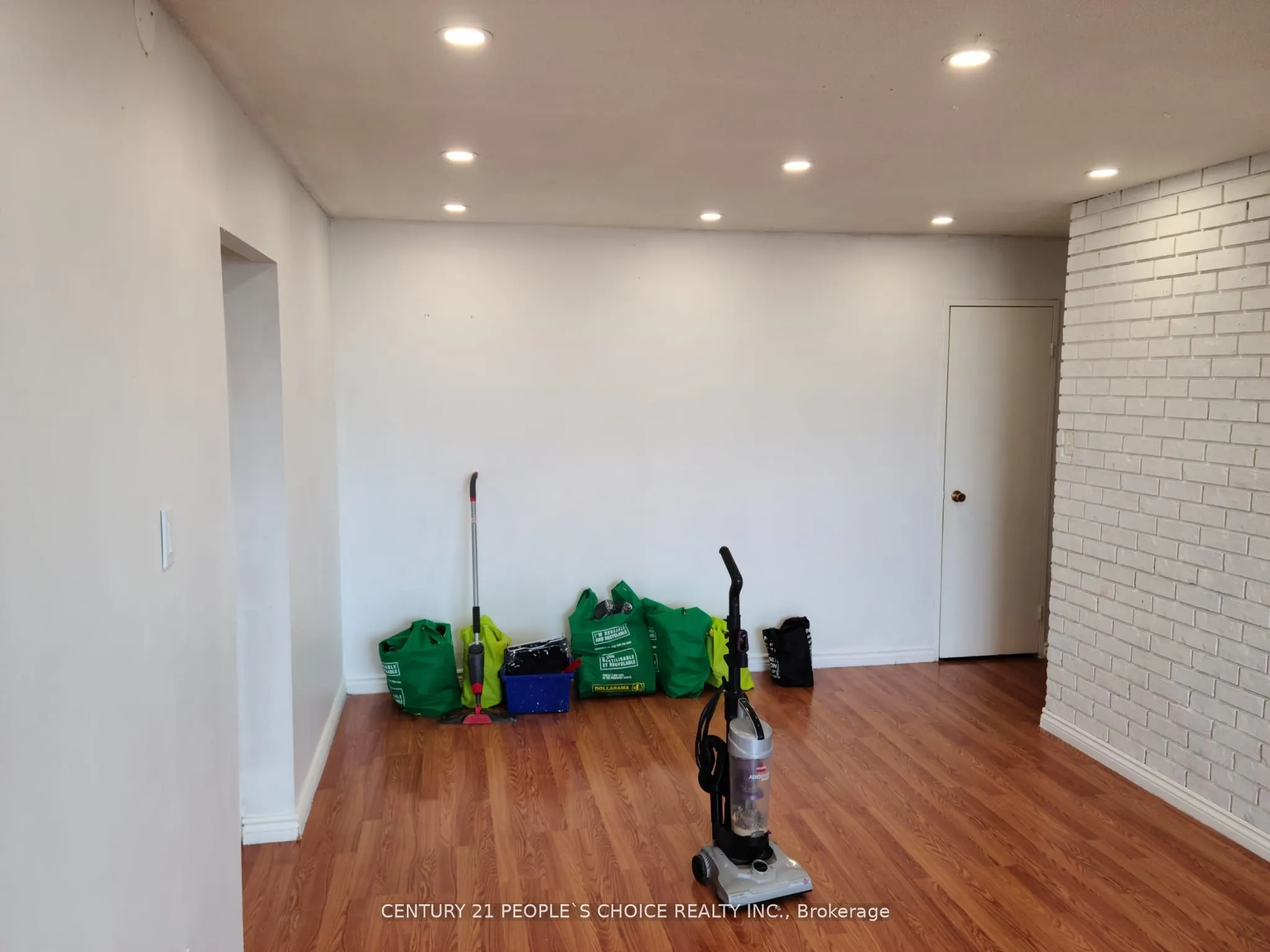 3533 Derry Road E, #703
