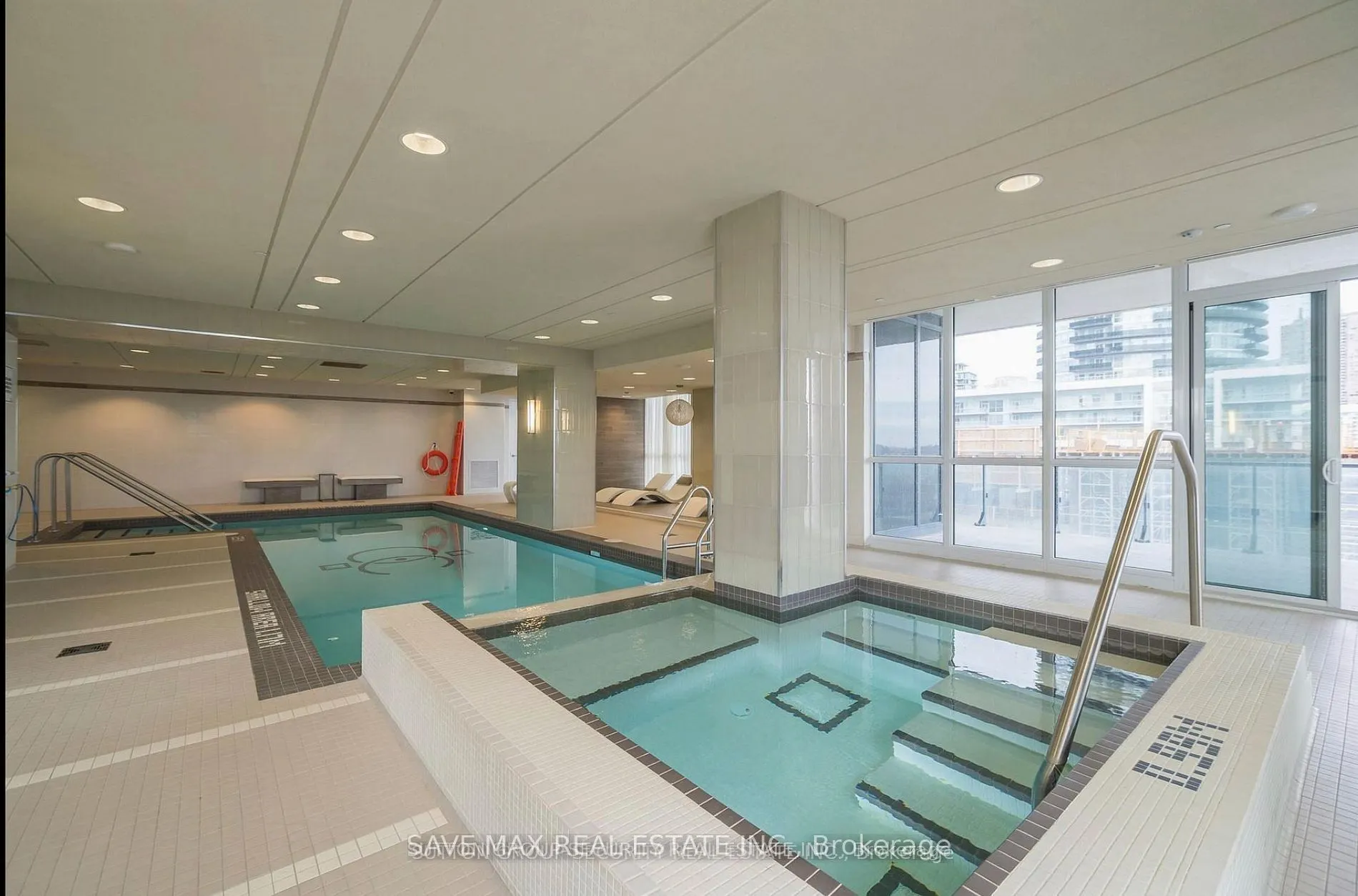 60 Annie Craig Drive #808
