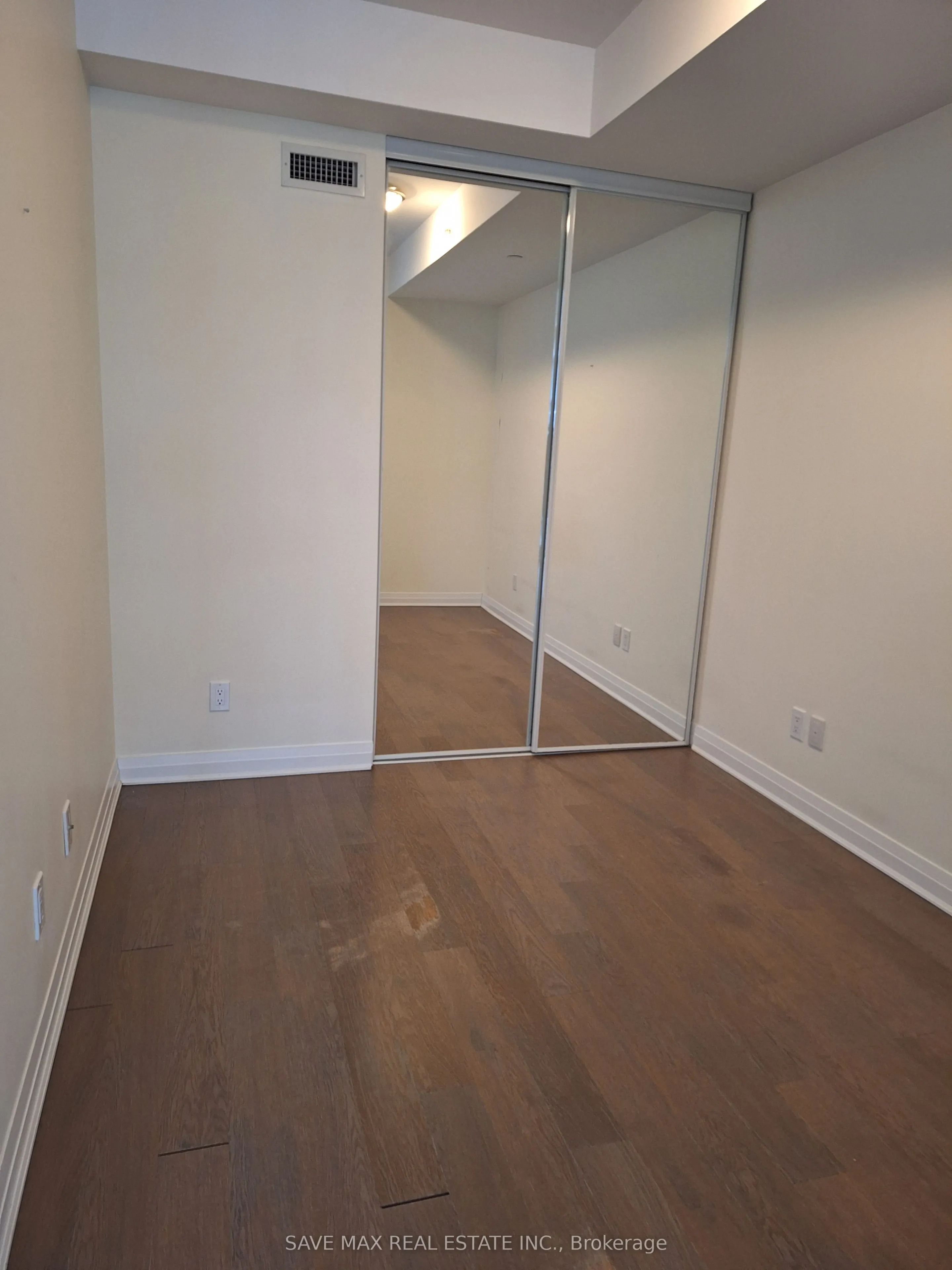 60 Annie Craig Drive #808