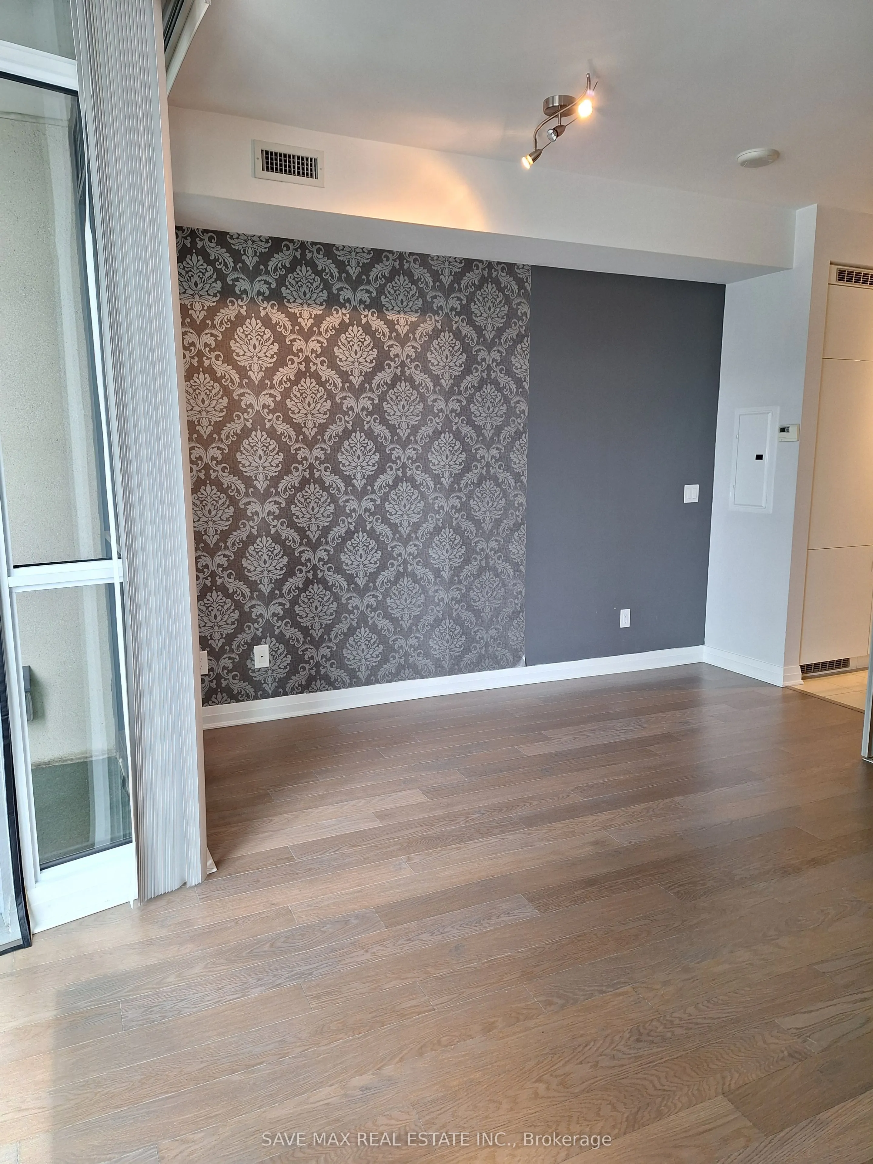 60 Annie Craig Drive #808