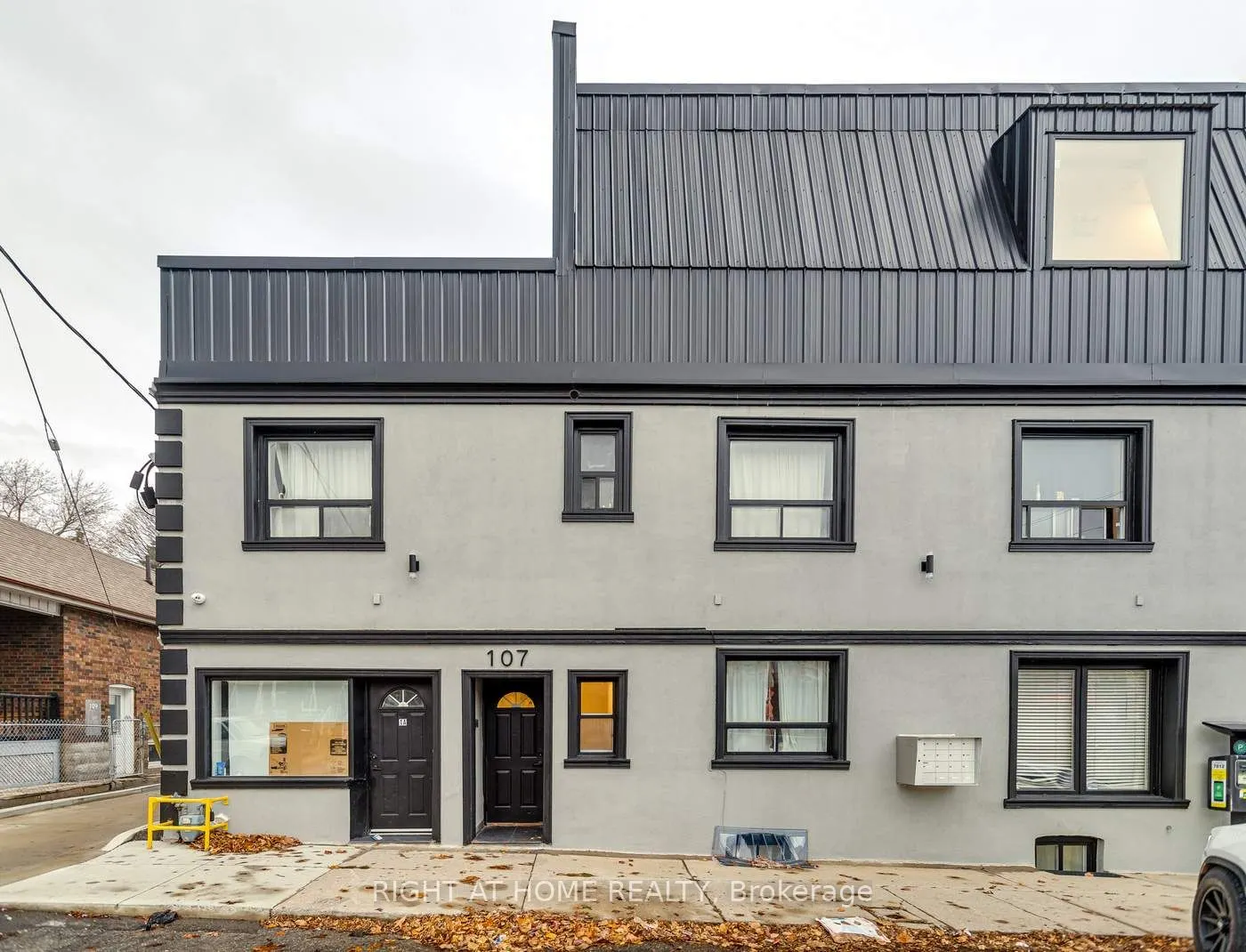 2834 Lakeshore Boulevard W, #3A