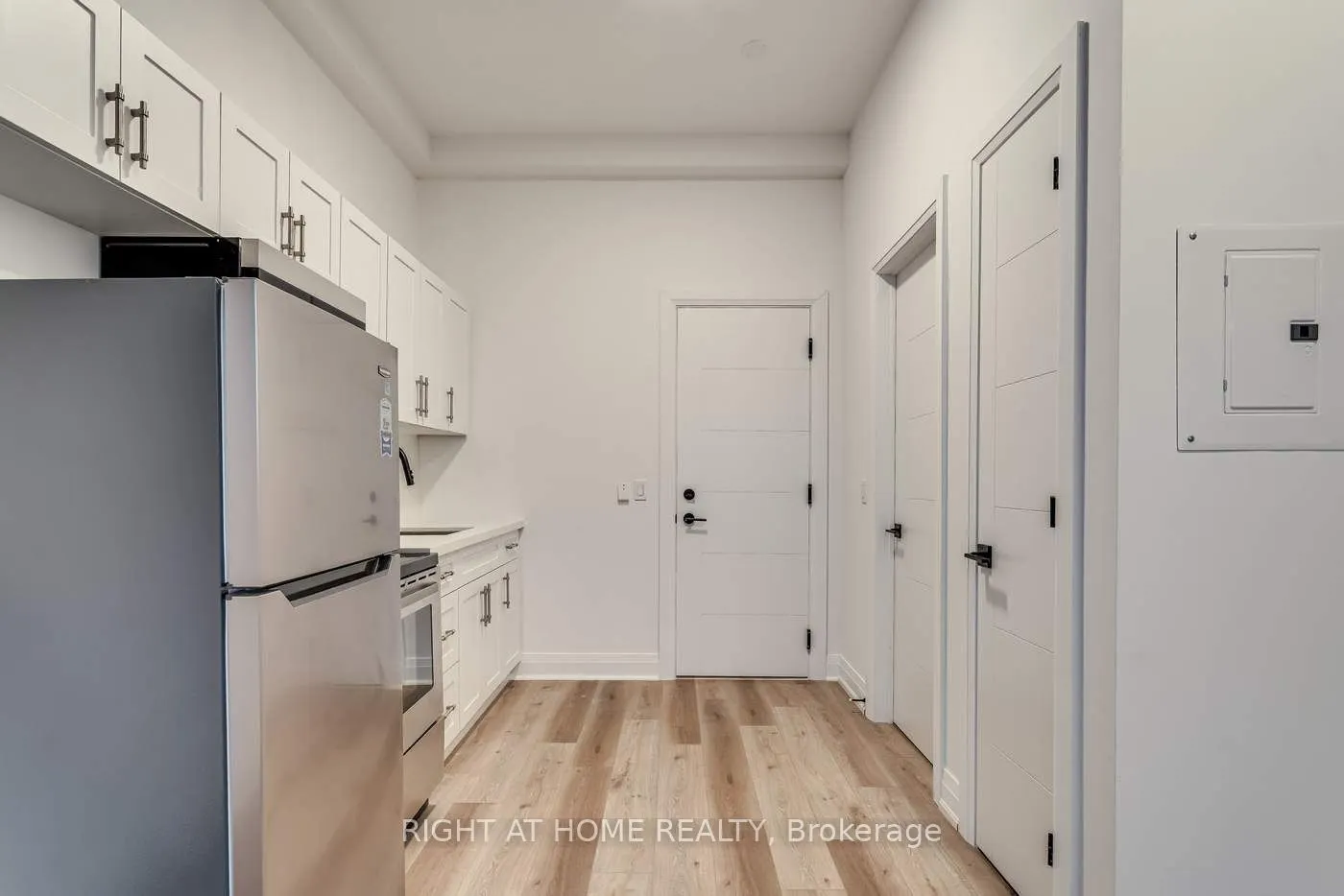 2834 Lakeshore Boulevard W, #3A