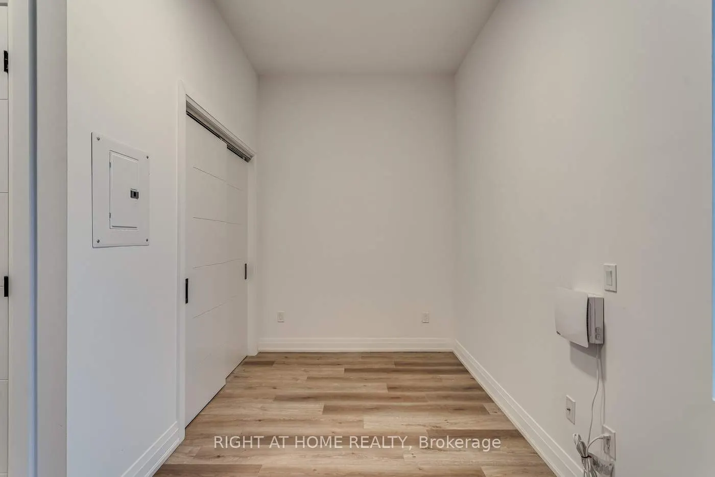 2834 Lakeshore Boulevard W, #3A