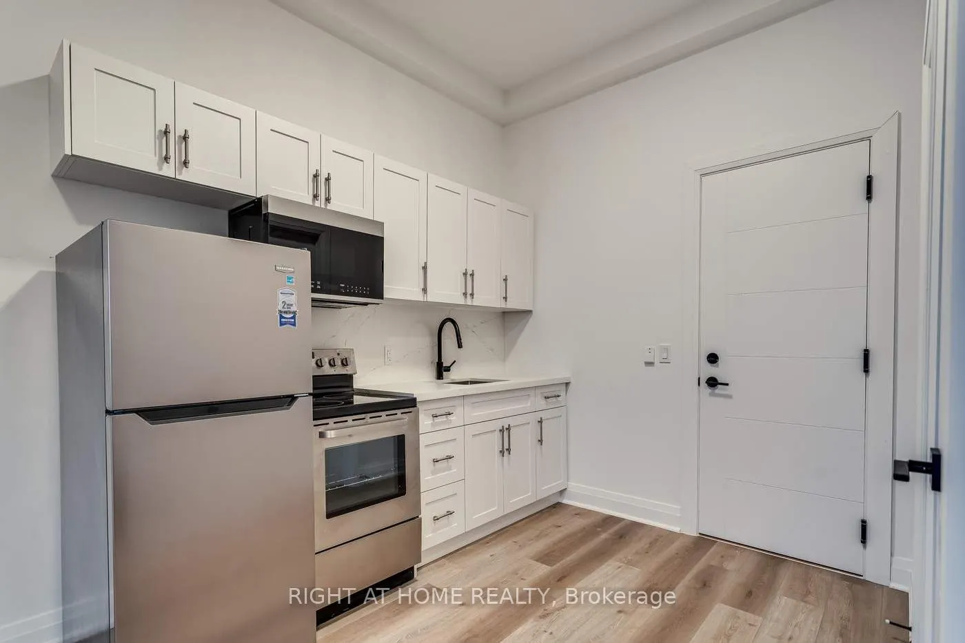 2834 Lakeshore Boulevard W, #3A