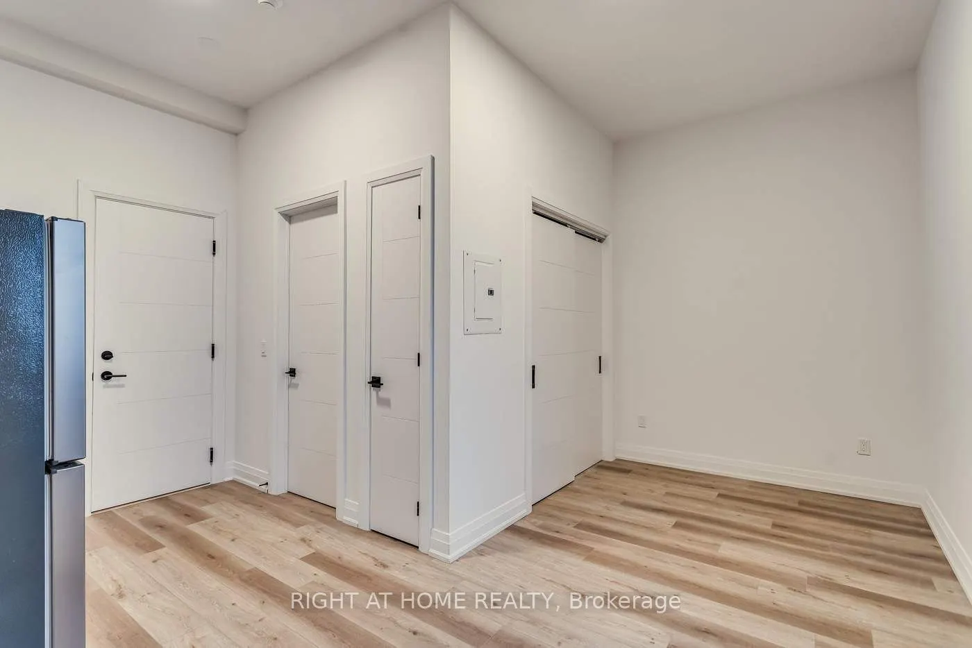 2834 Lakeshore Boulevard W, #3A