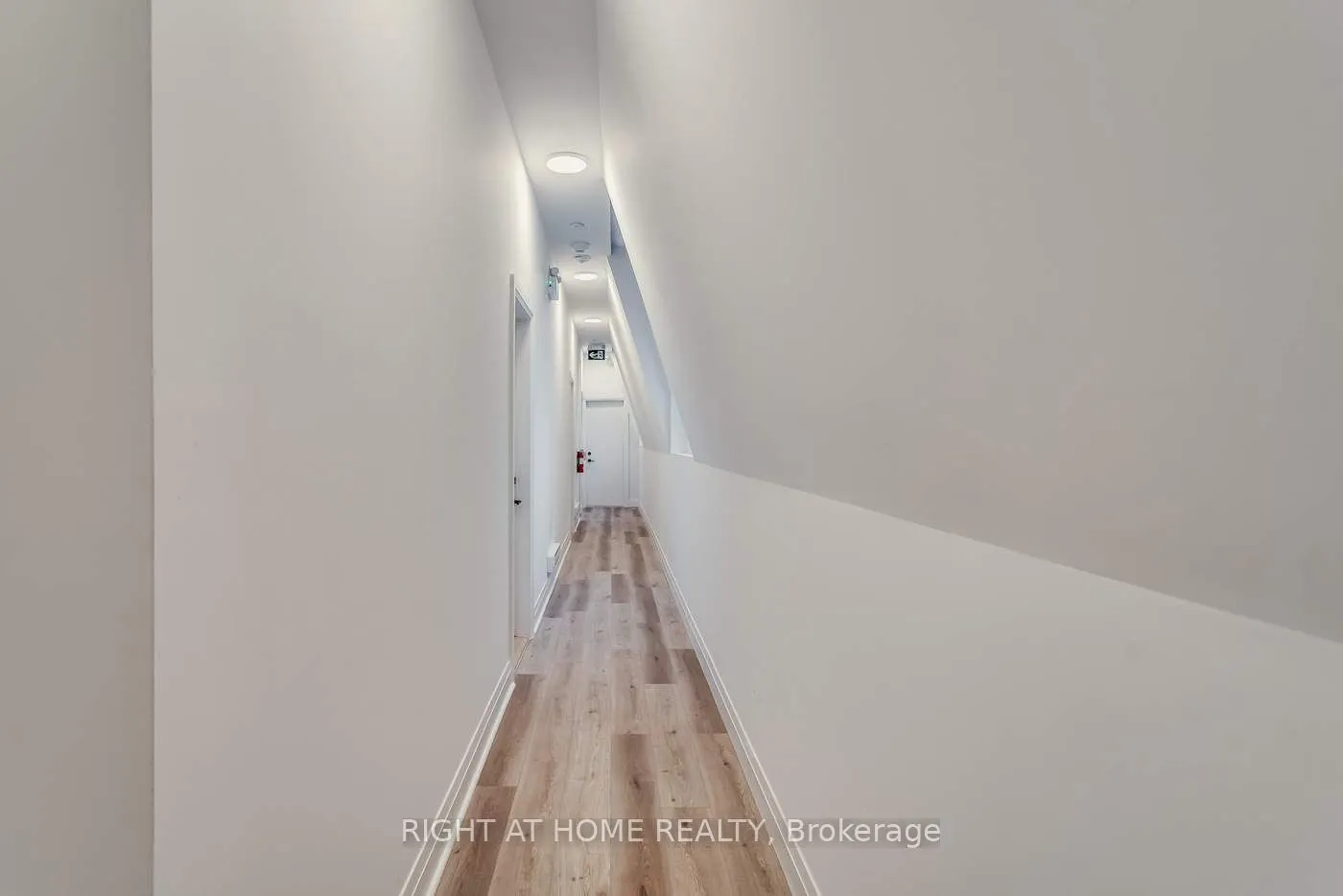 2834 Lakeshore Boulevard W, #3A