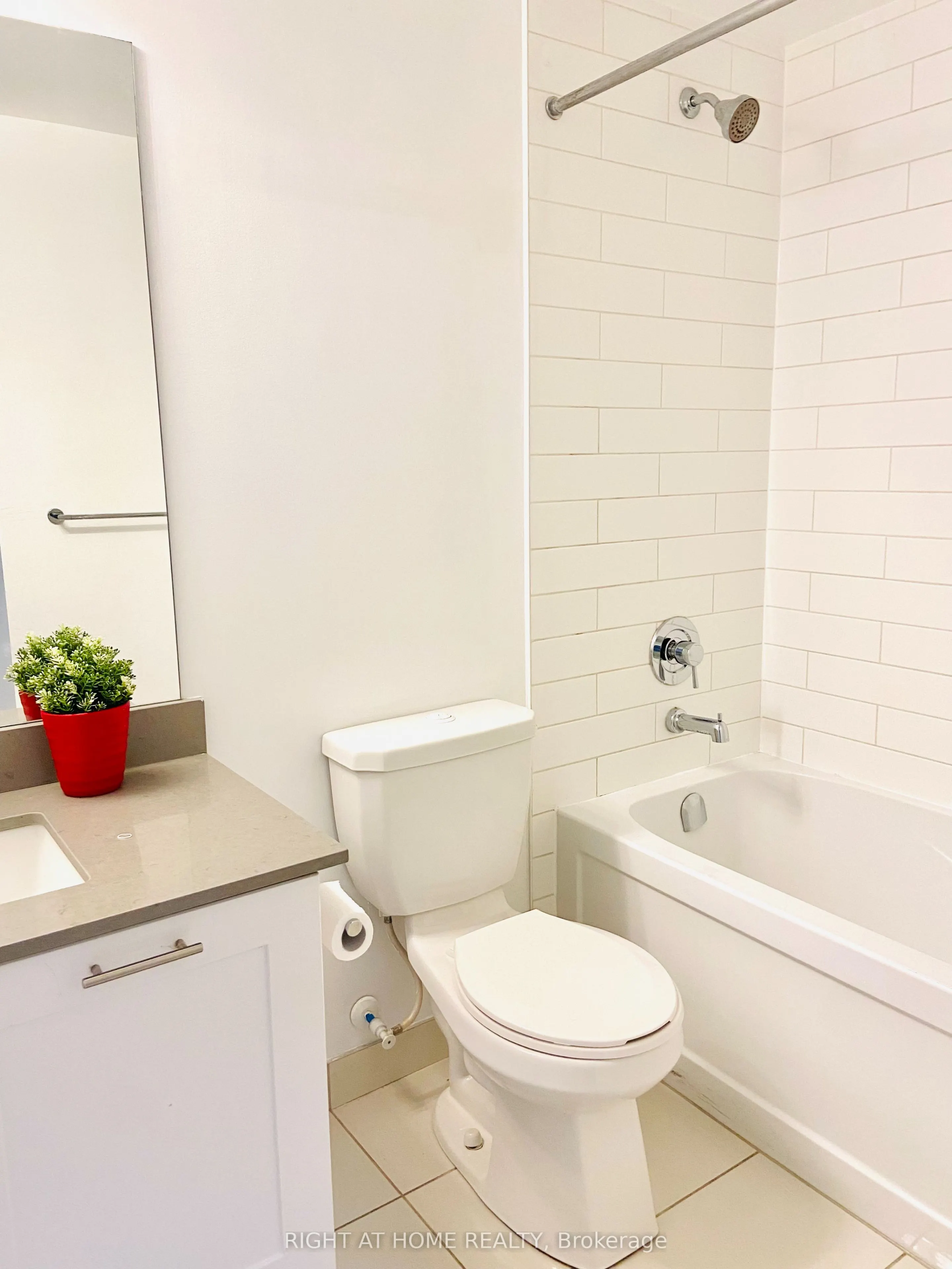 2212 Lake Shore Boulevard W #502