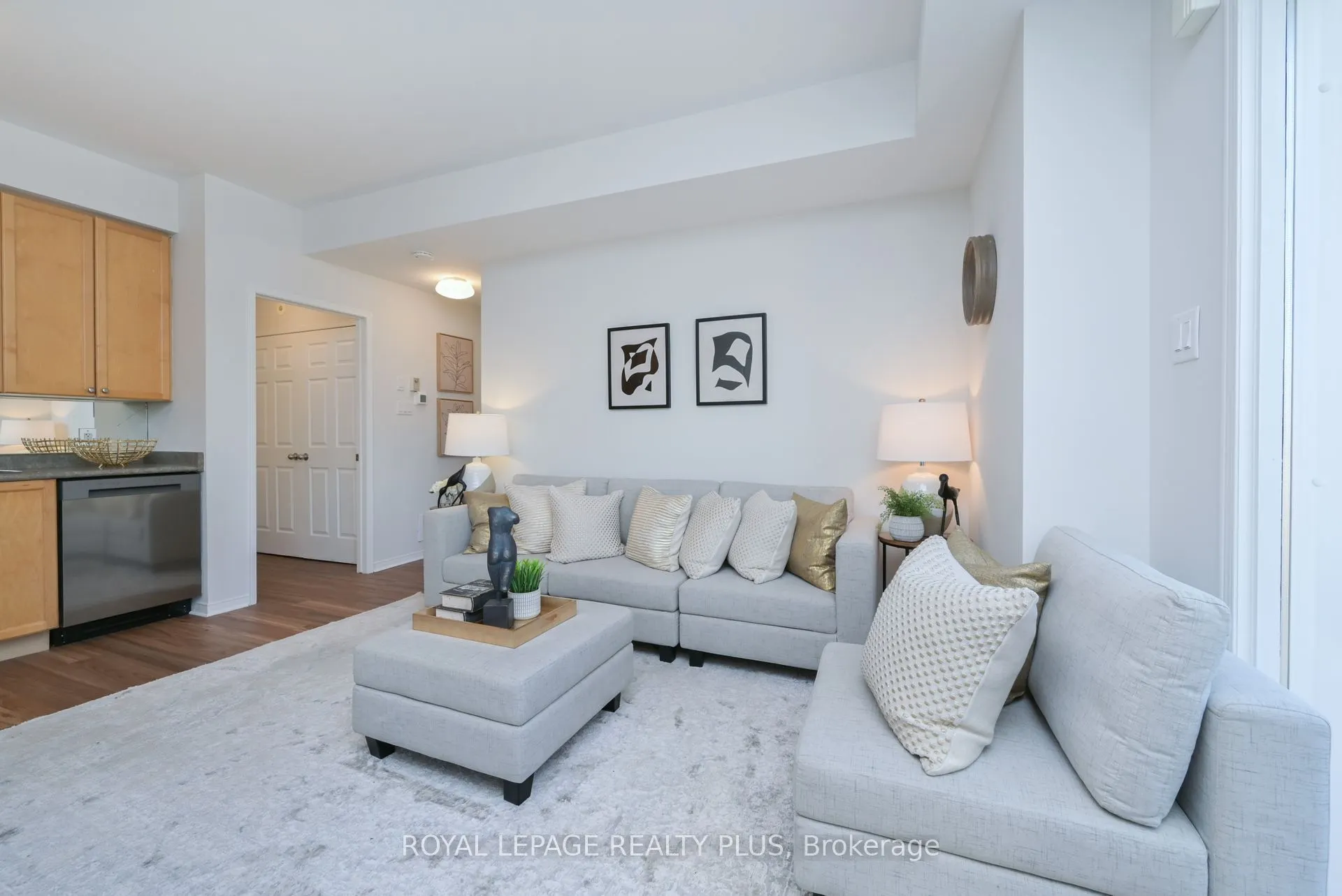 3056 Eglinton Ave W #59