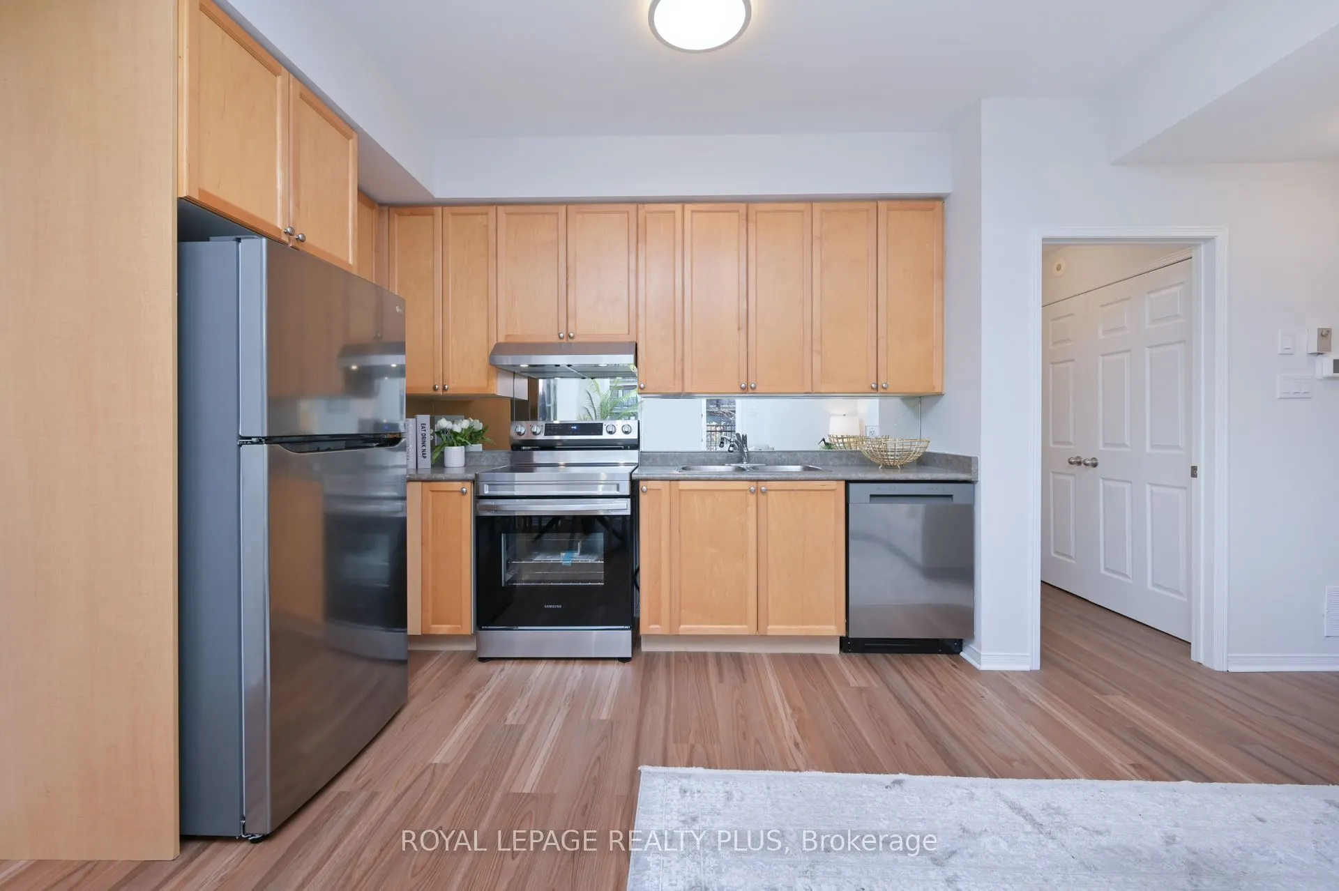 3056 Eglinton Ave W #59