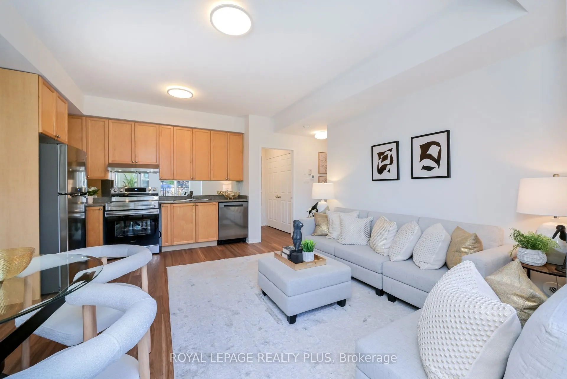 3056 Eglinton Ave W #59