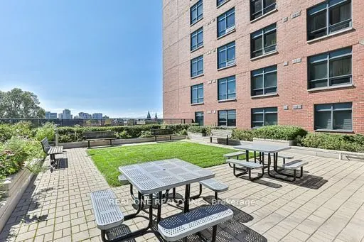 61 Heintzman Street, #312