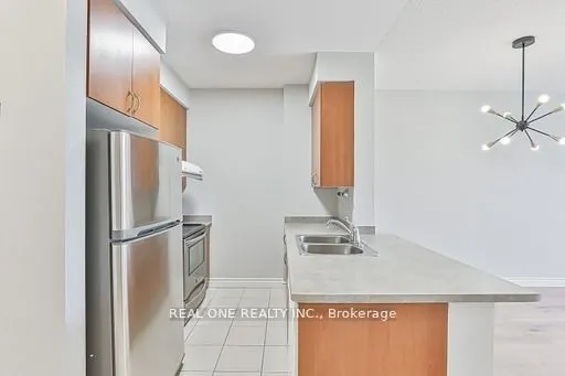 61 Heintzman Street, #312