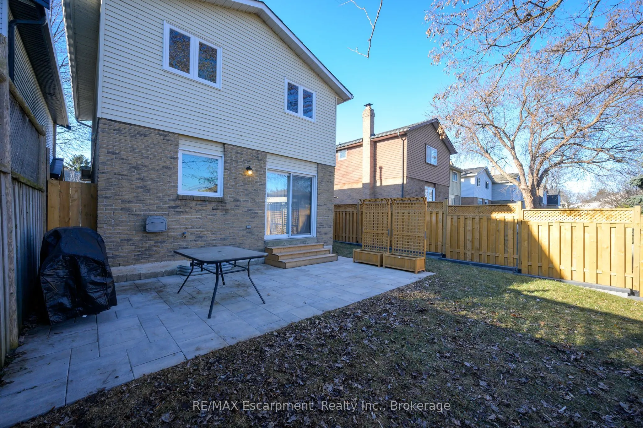 2451 Malcolm Crescent