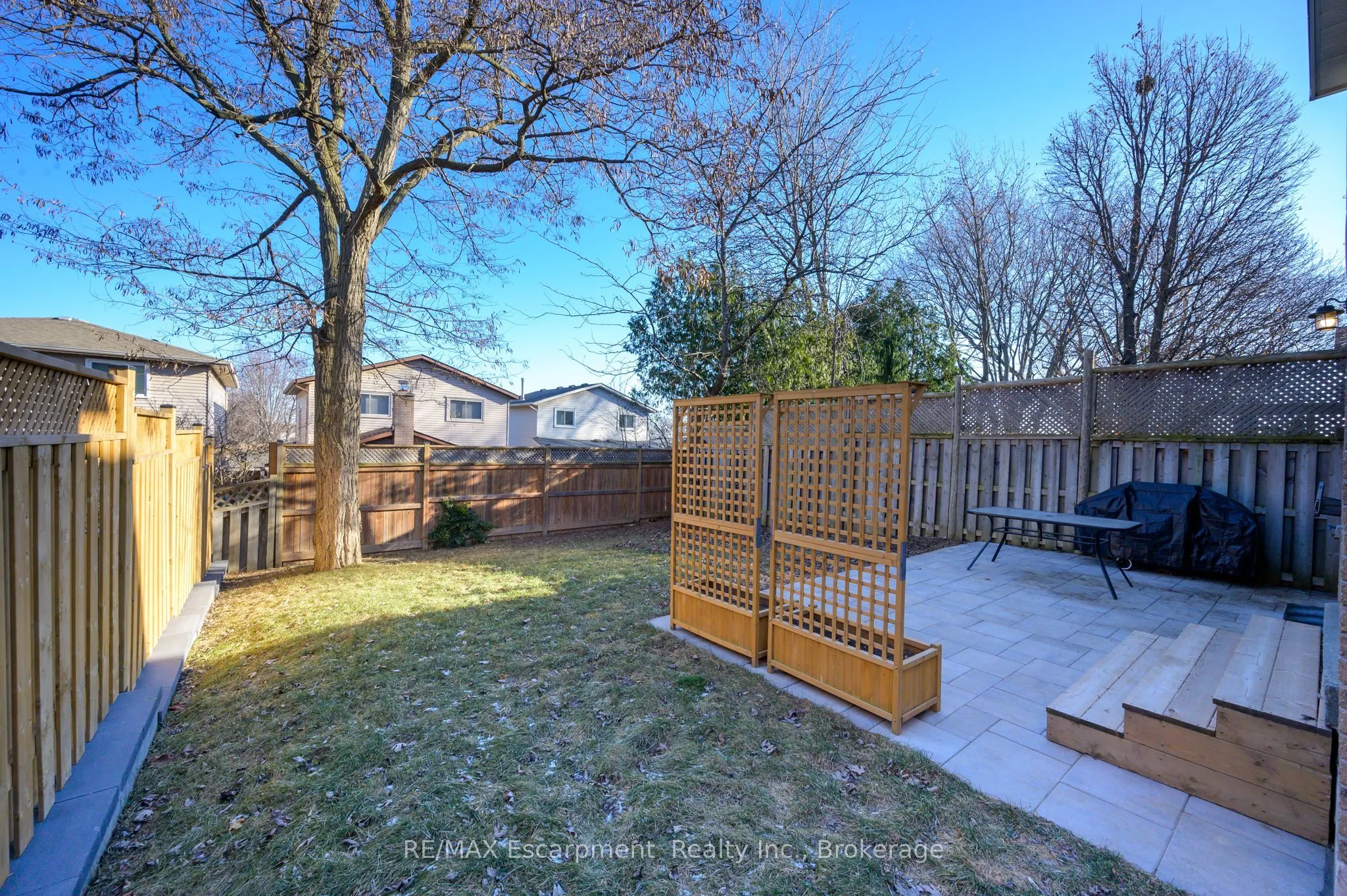 2451 Malcolm Crescent