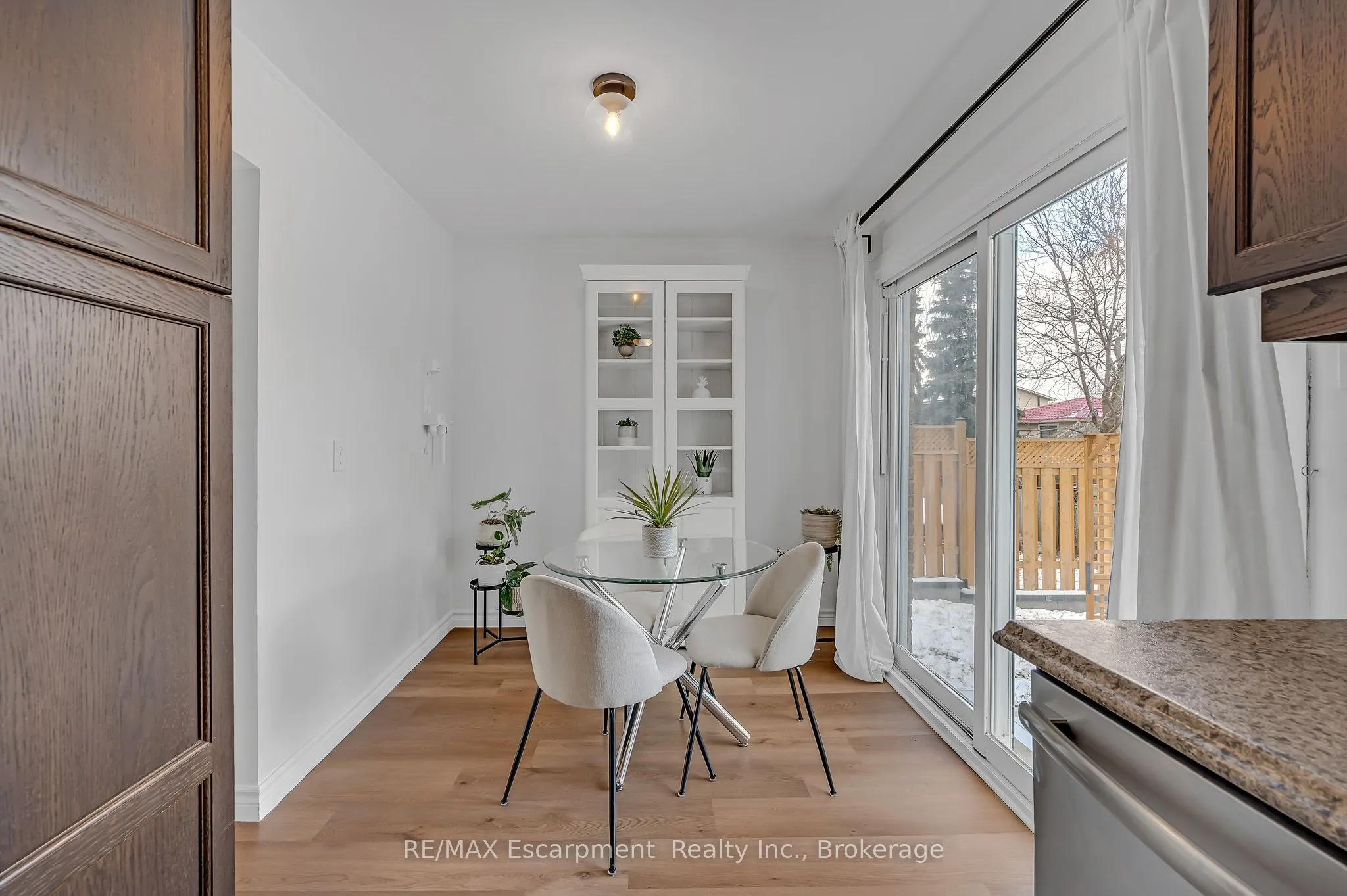 2451 Malcolm Crescent